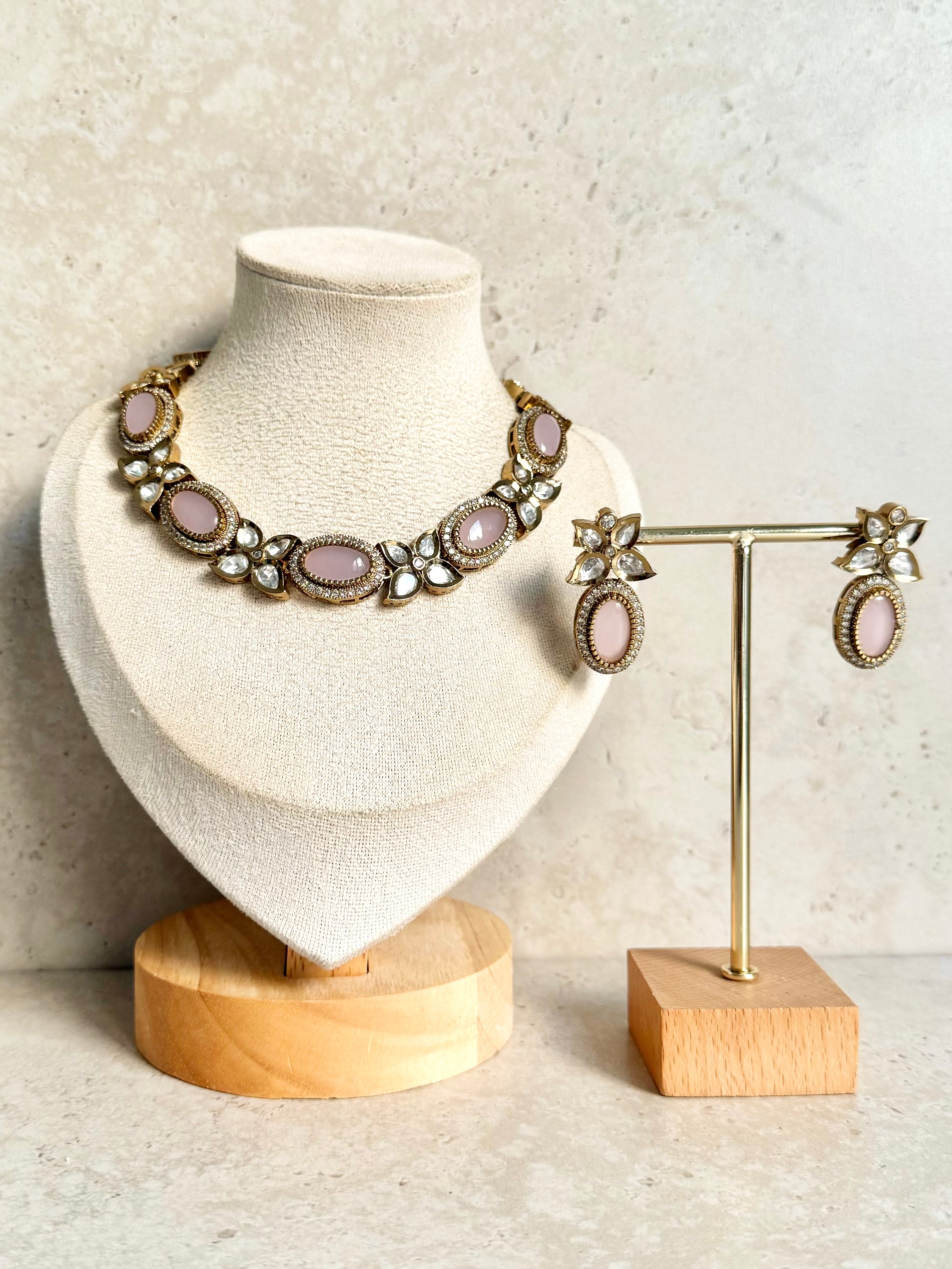 Aleena Necklace Set