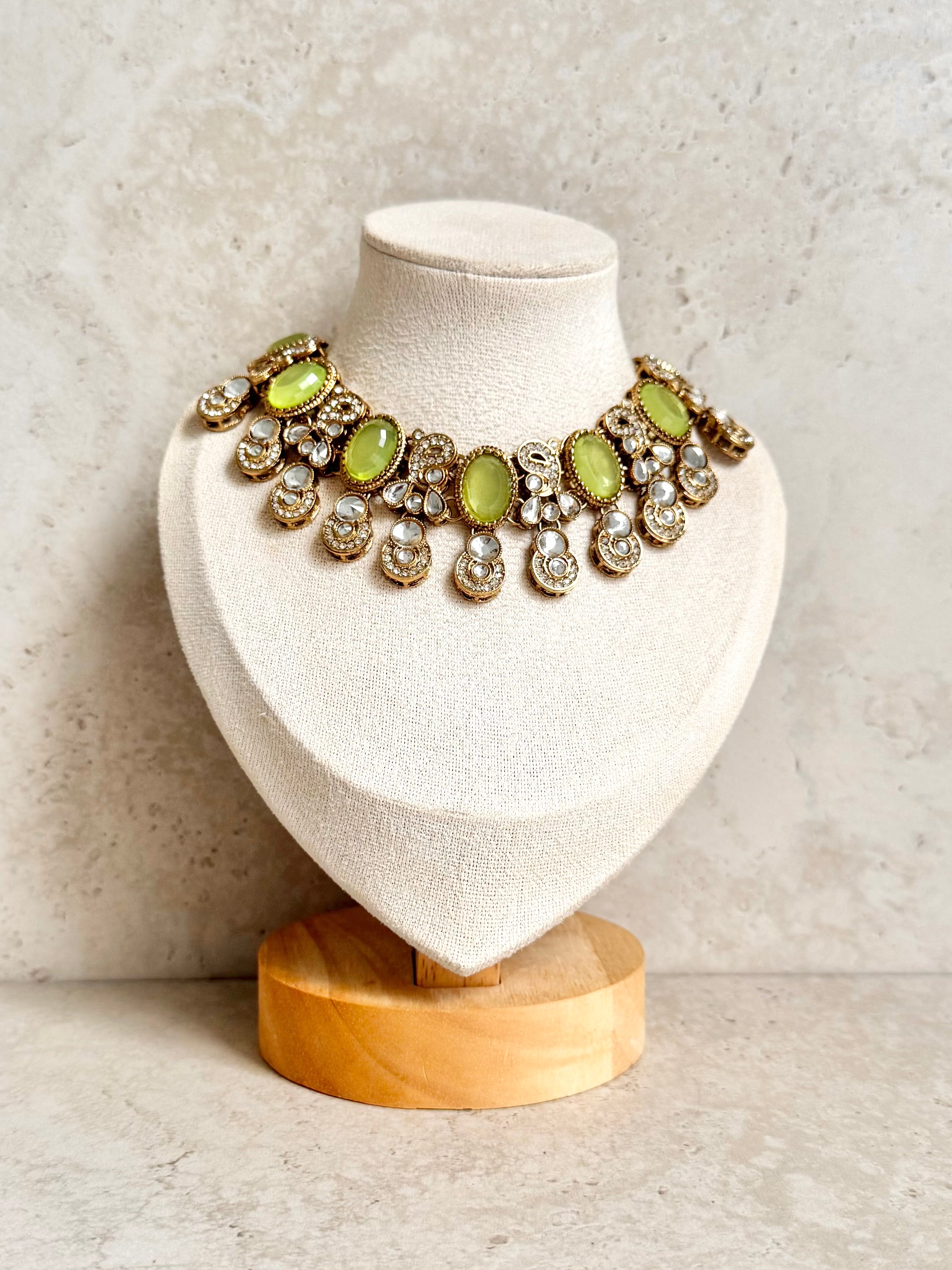 Parneet Necklace Set
