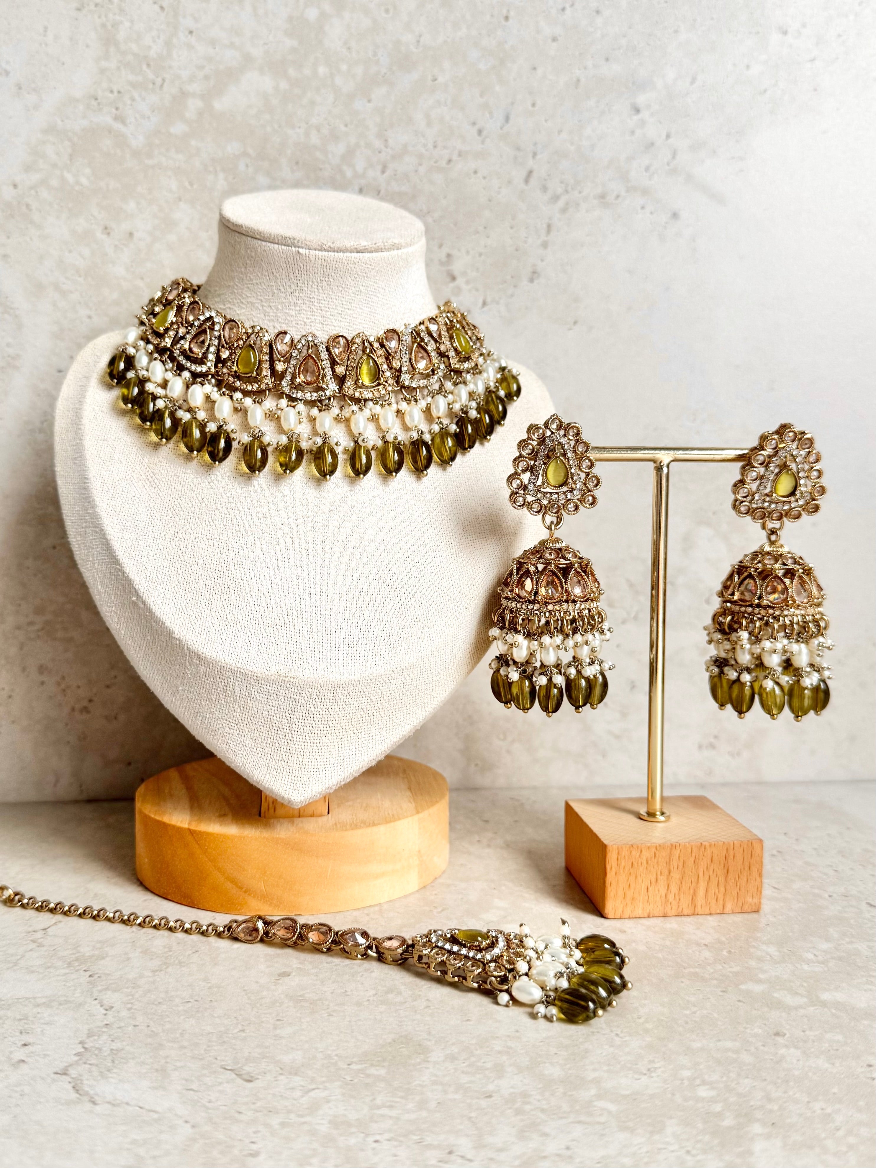 Ash Necklace Set
