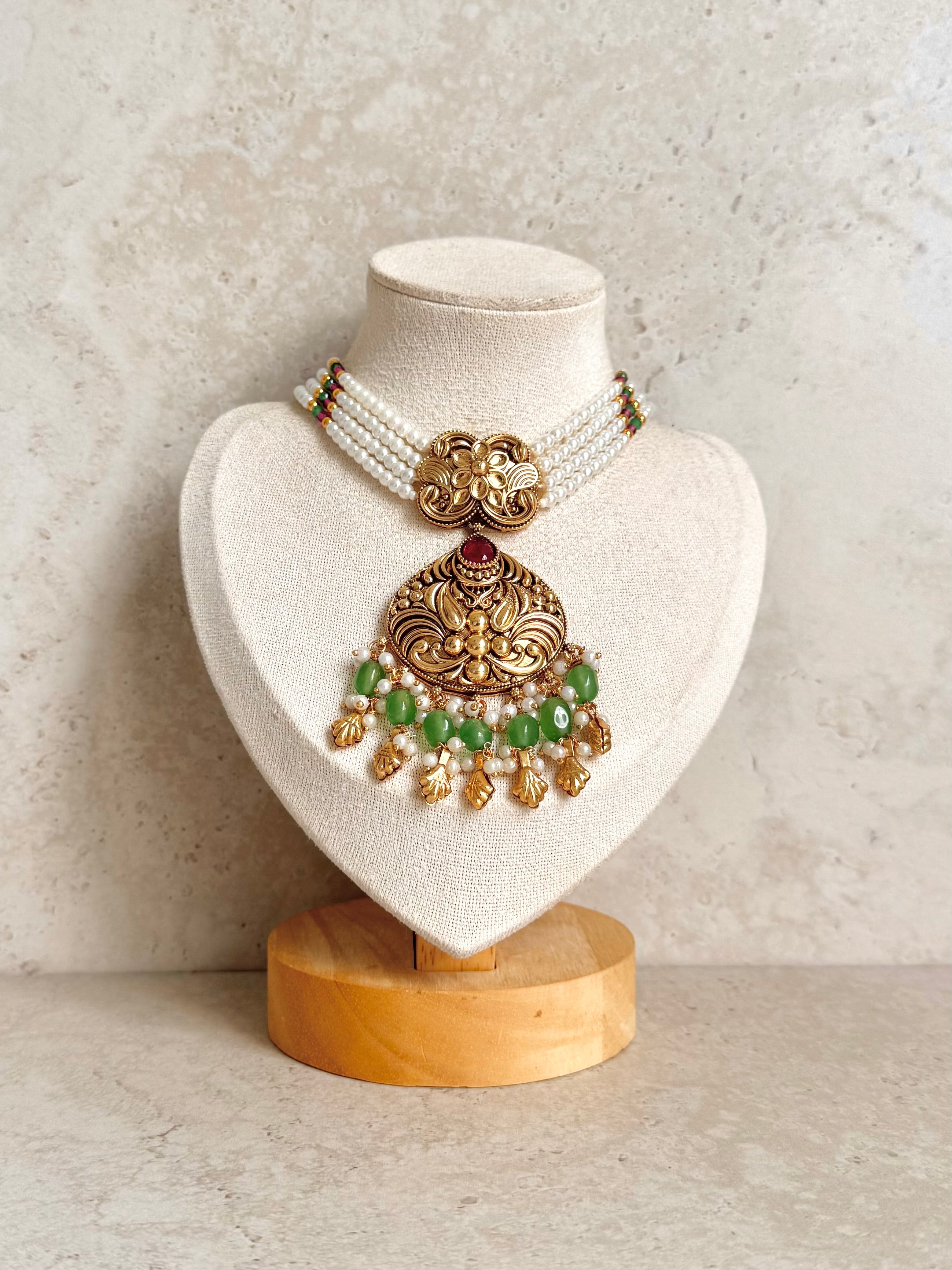 Rubina Necklace Set