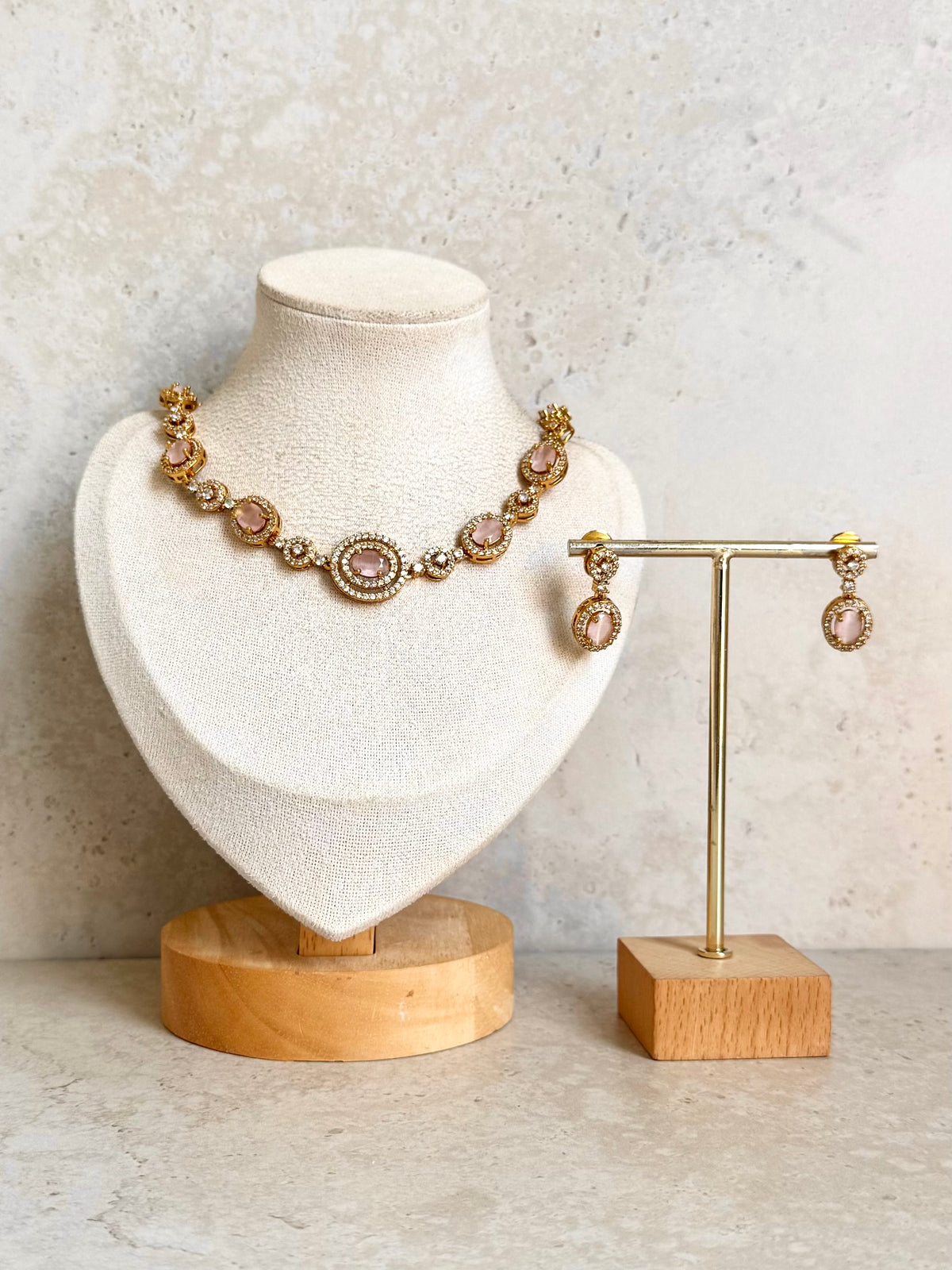 Saloni Necklace Set