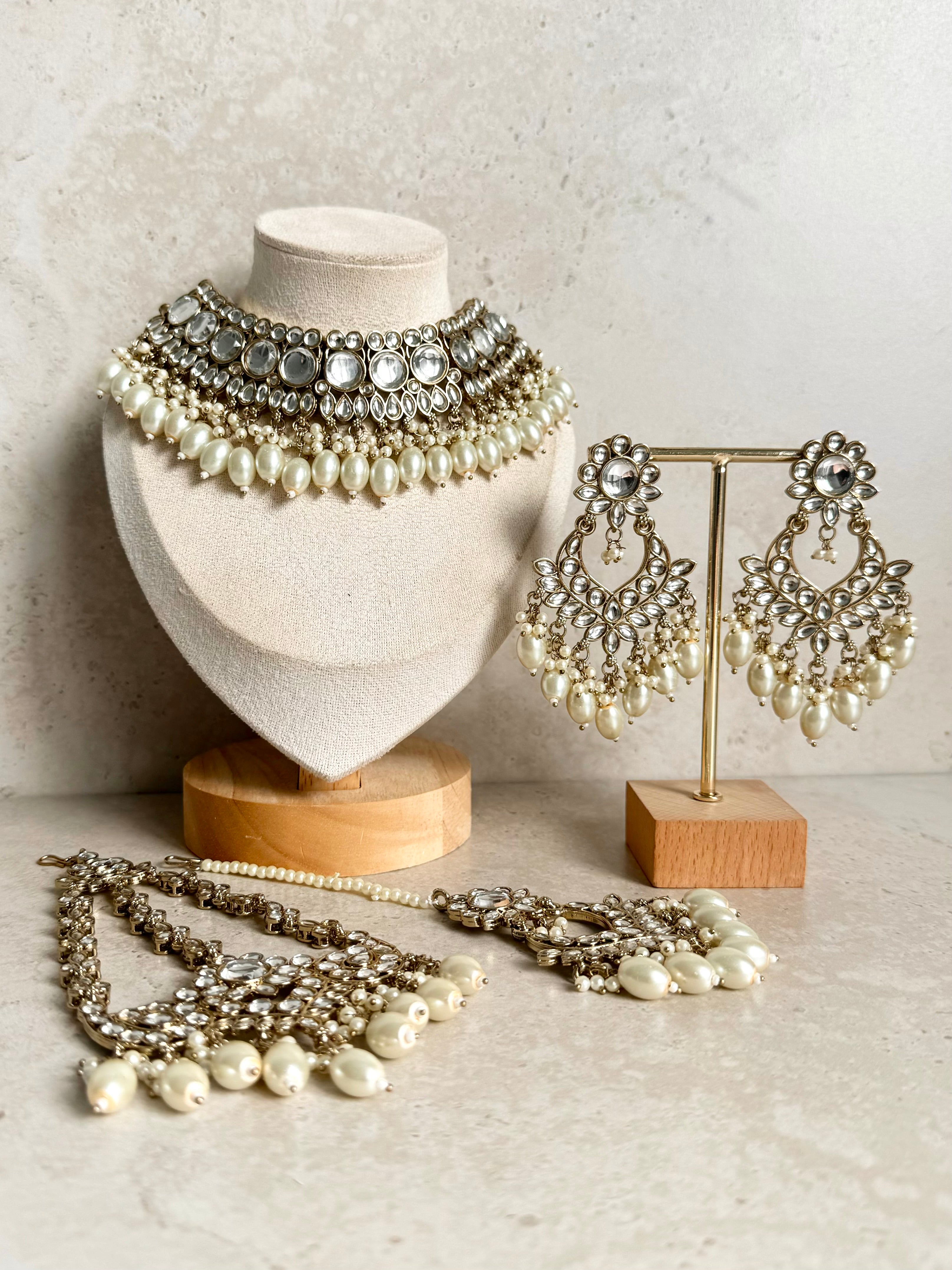 Seema Necklace Set