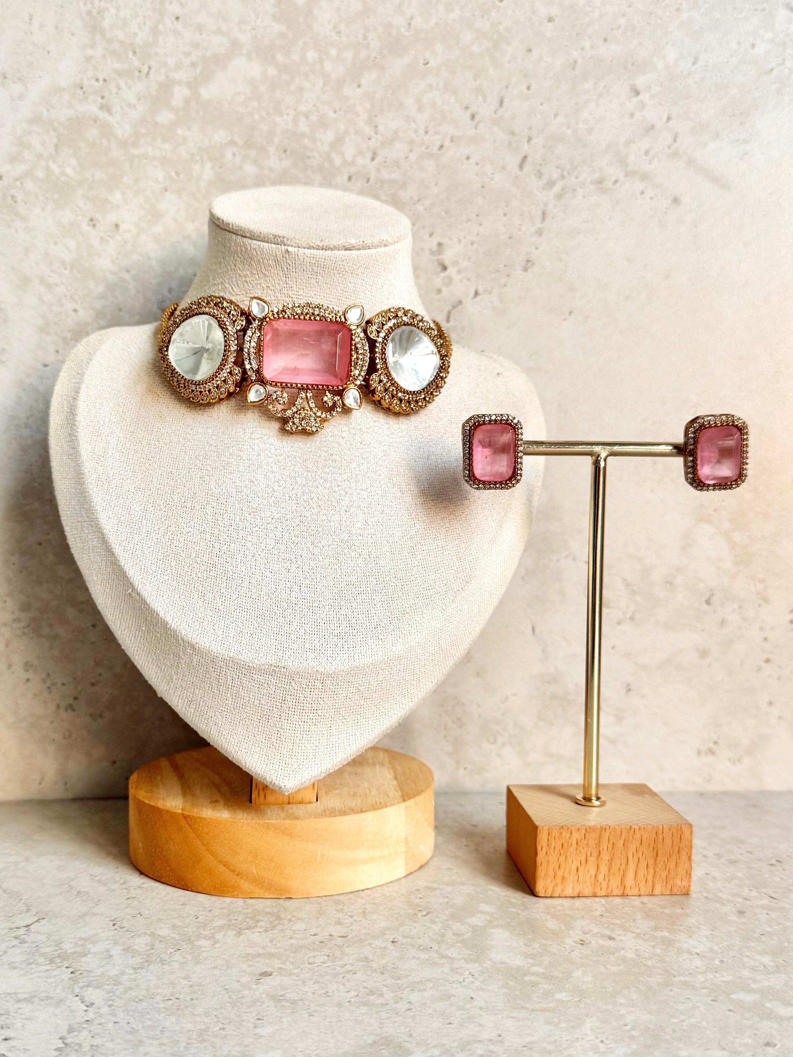 Nayab Necklace Set