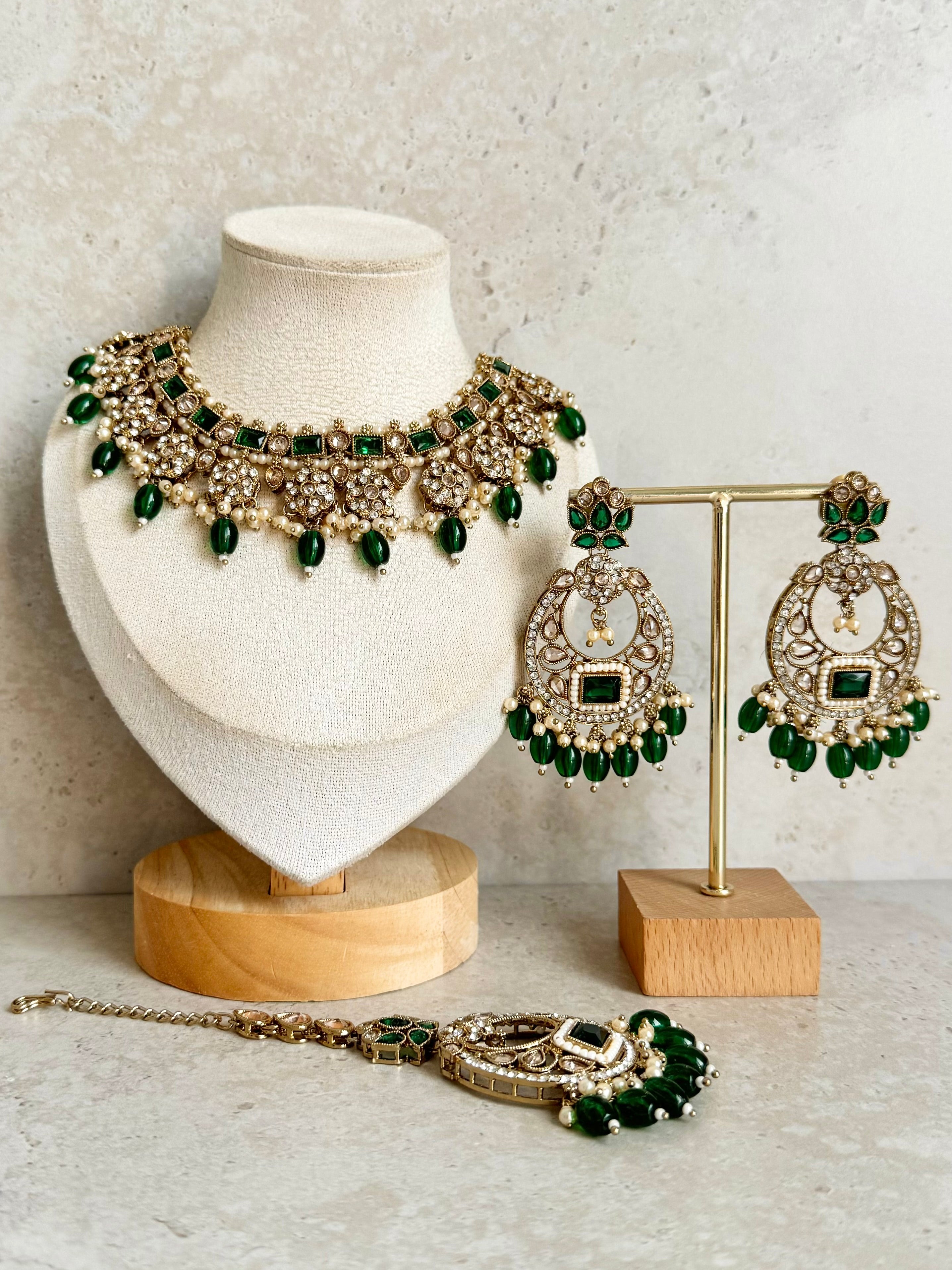 Agam Necklace Set