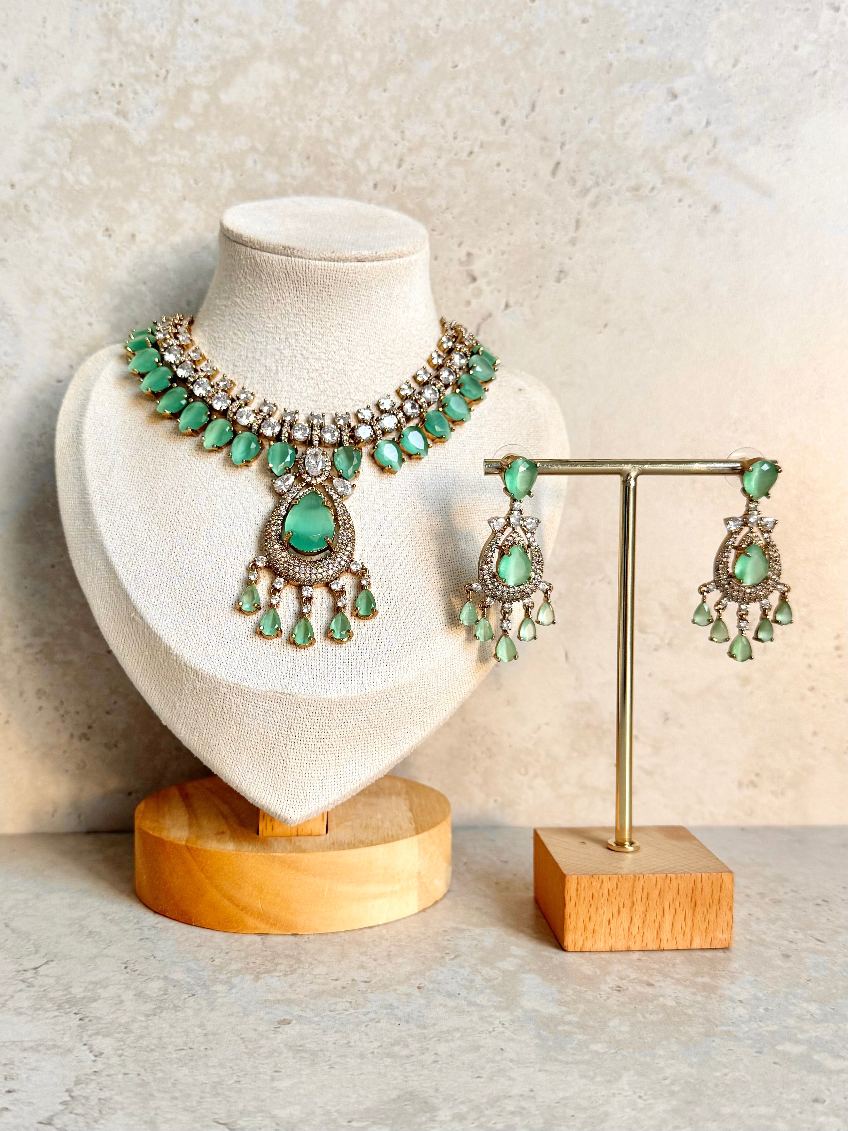 Zayna Necklace Set