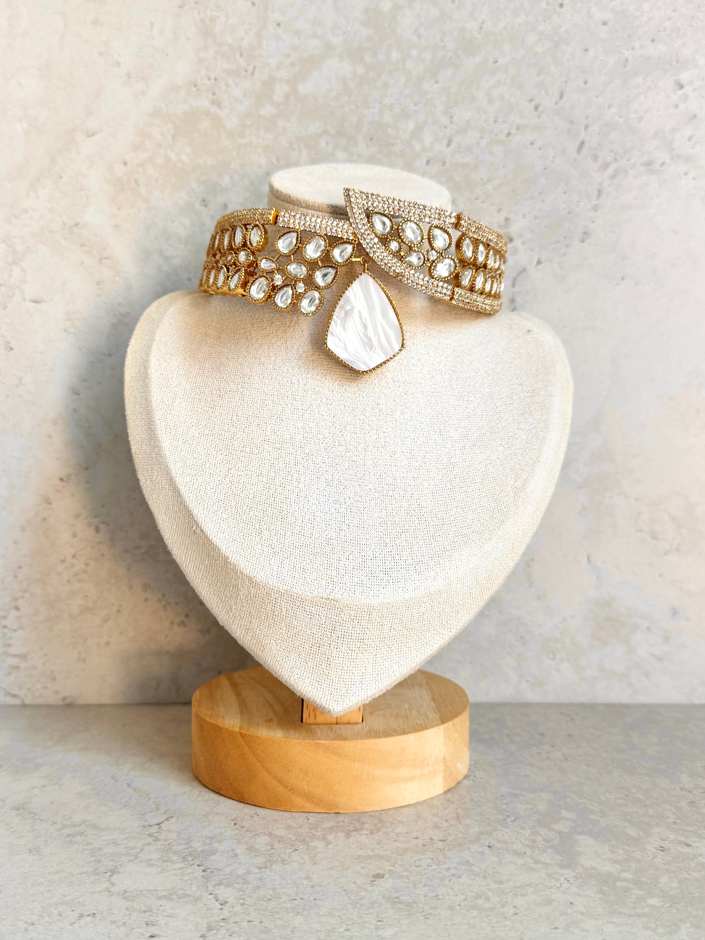 Shibana Necklace Set