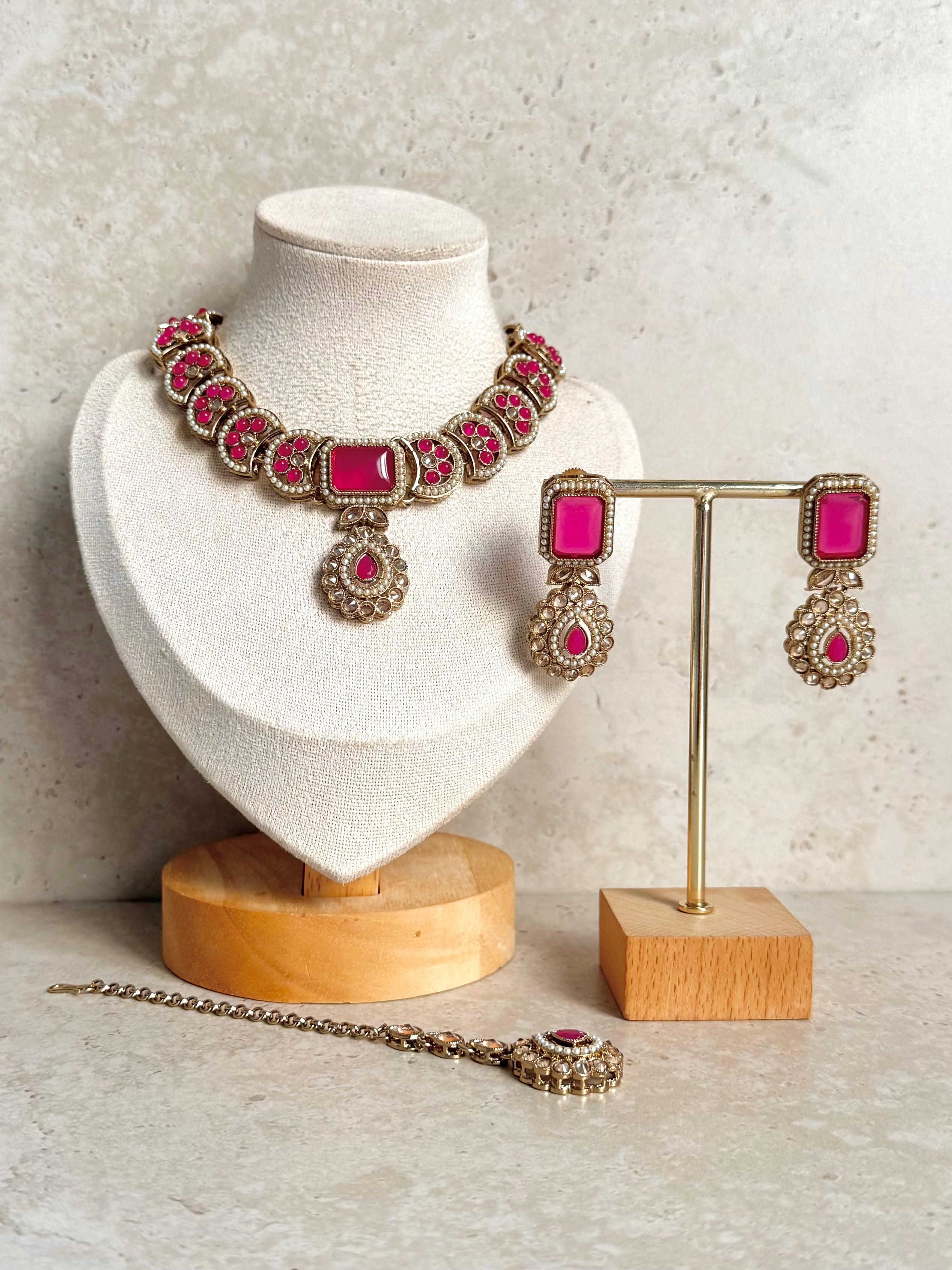 Reem Necklace Set