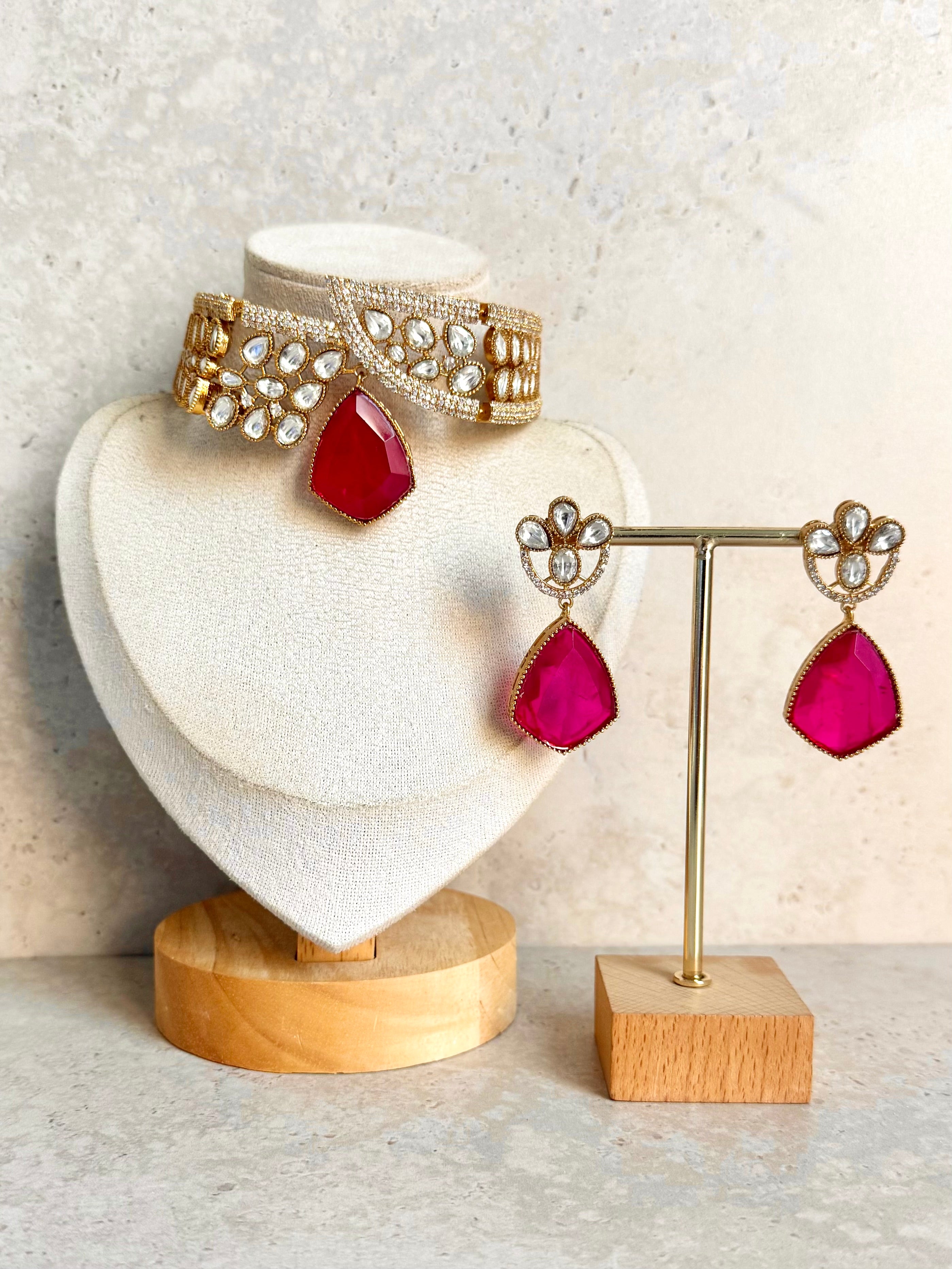 Shibana Necklace Set