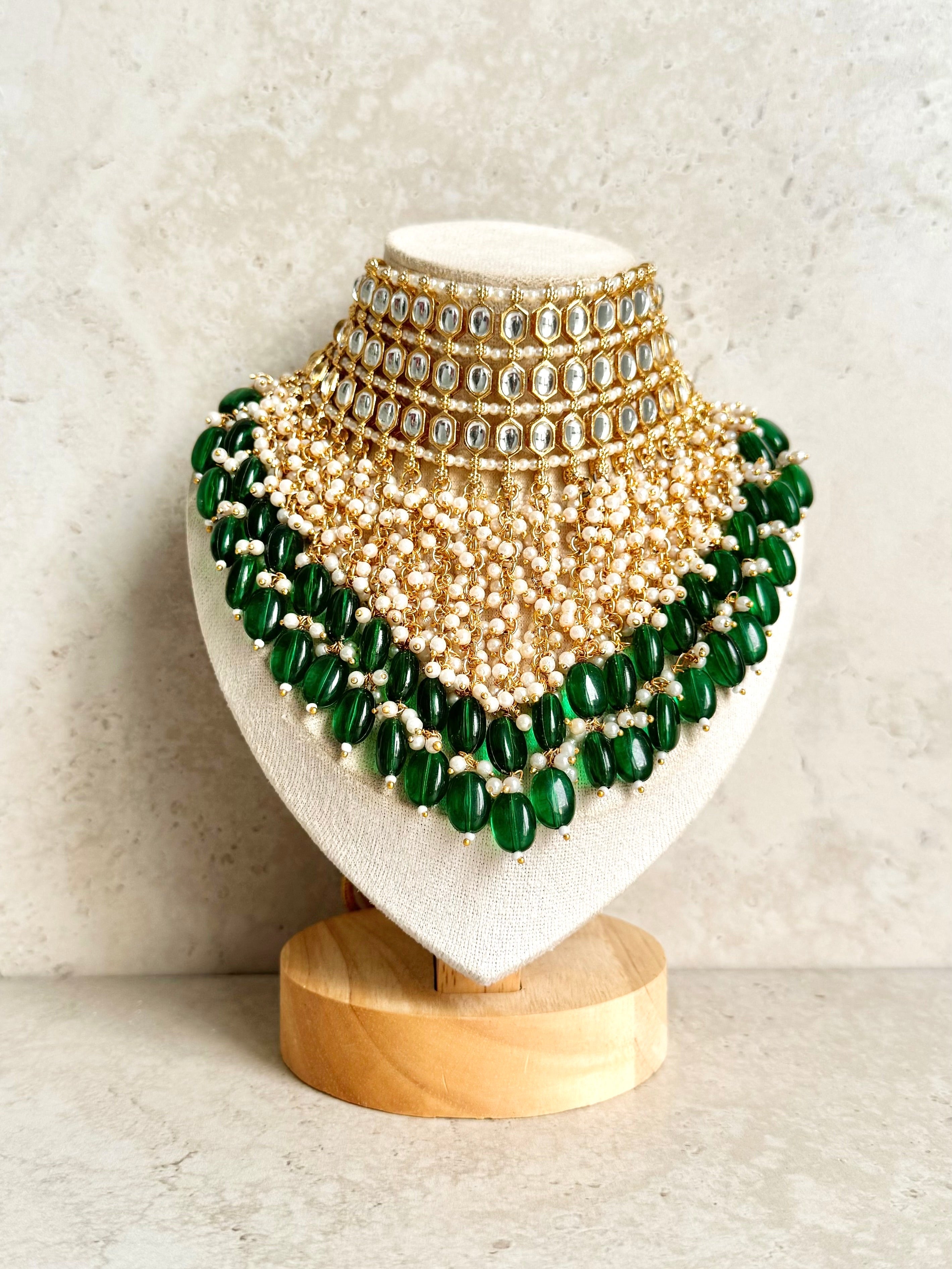 Sapna Necklace Set