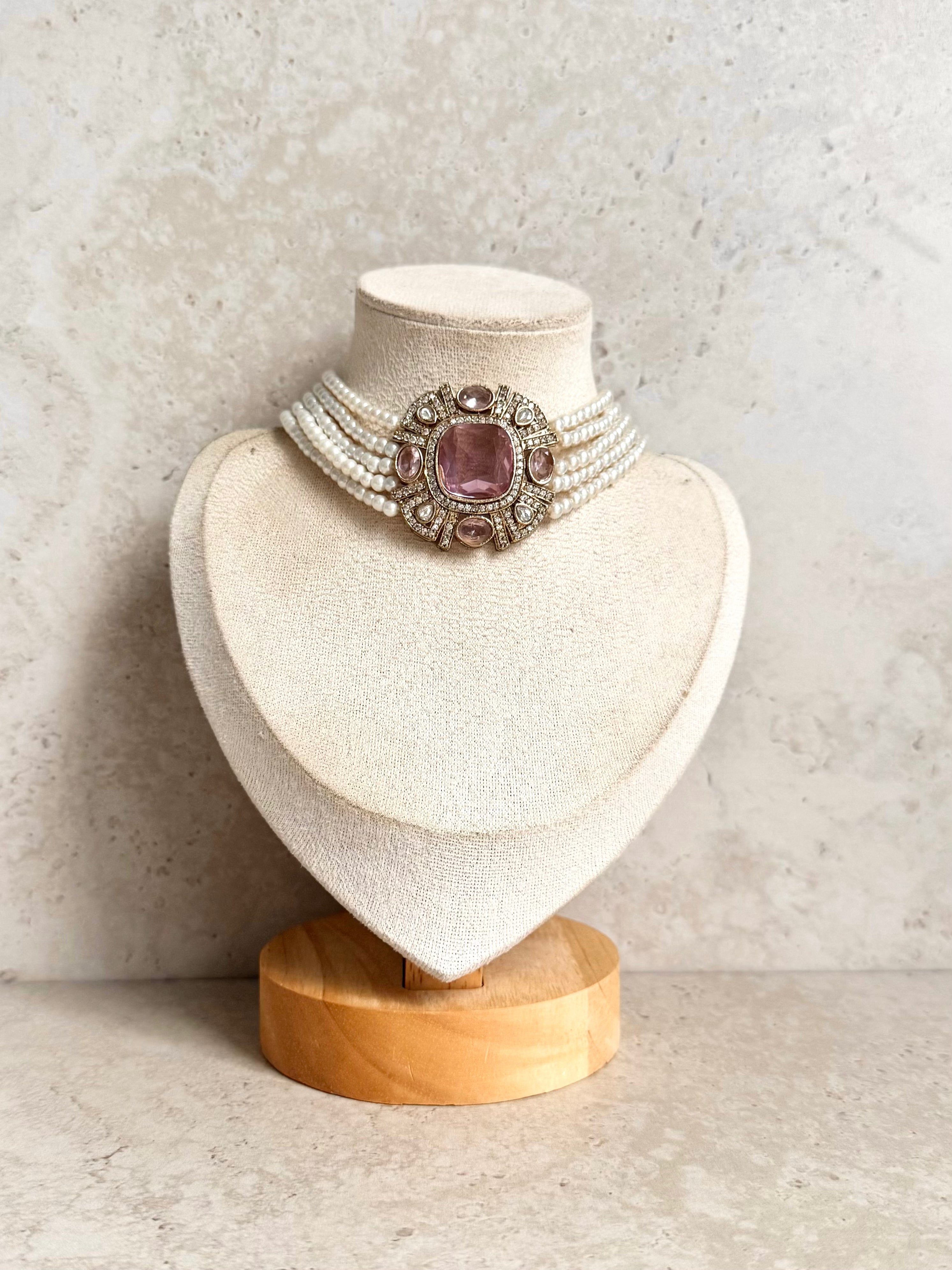 Amaya Necklace Set