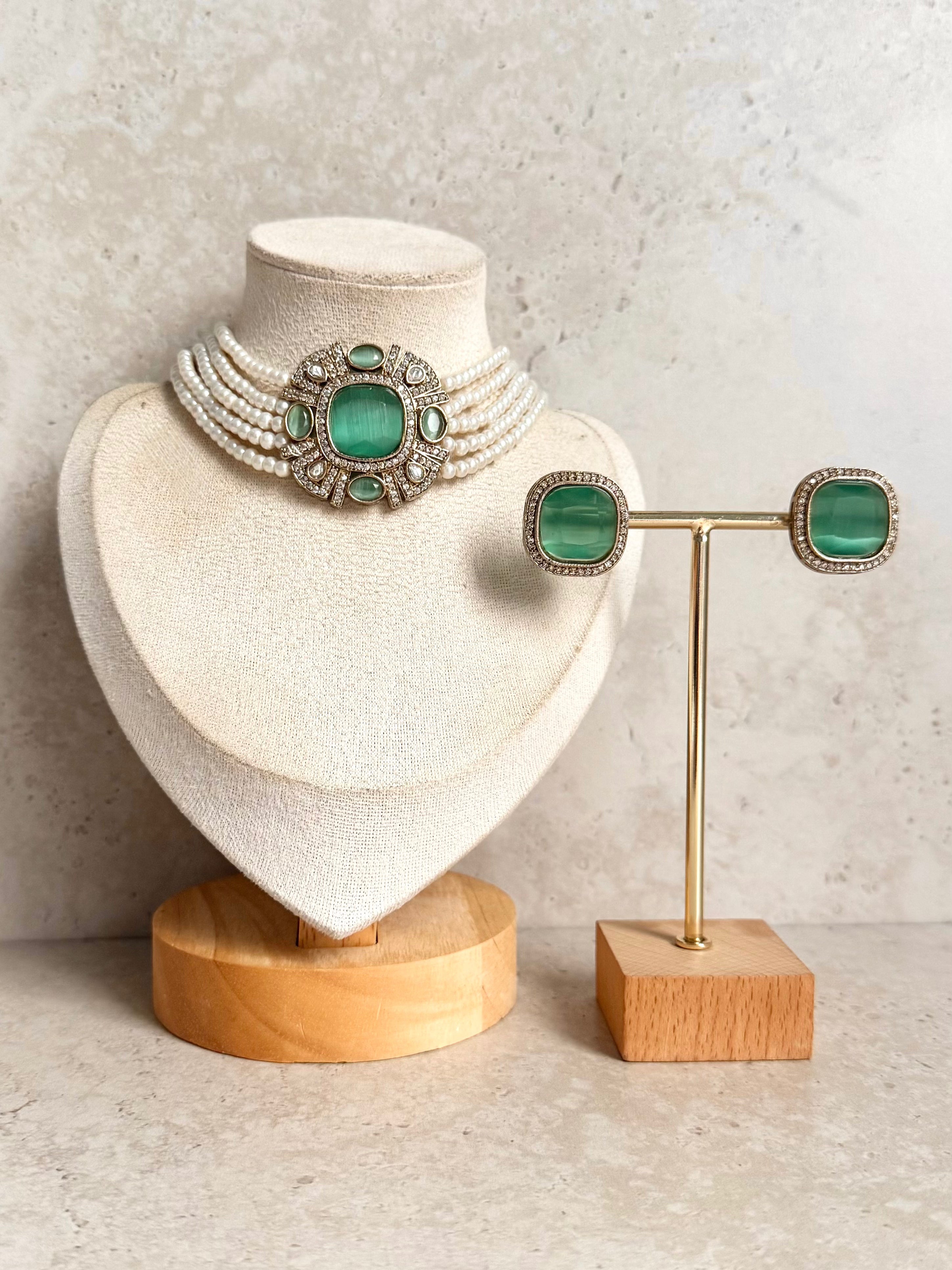 Amaya Necklace Set