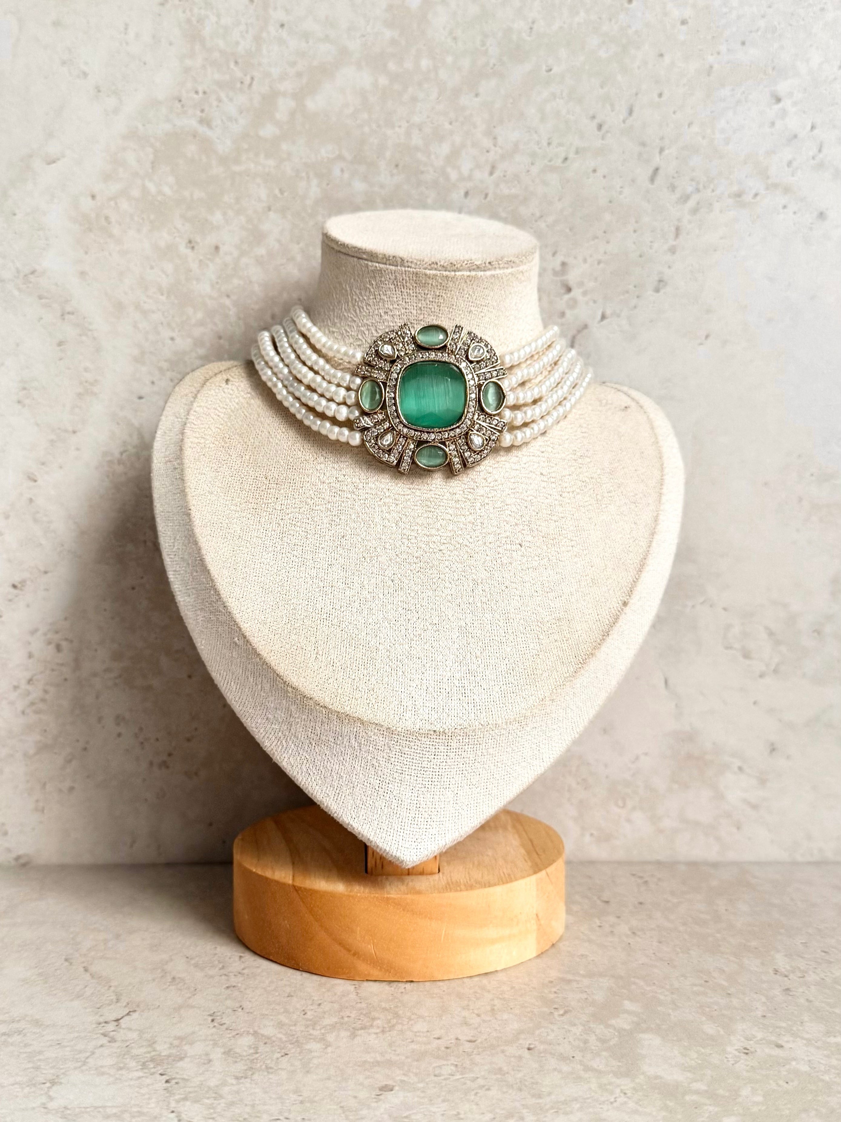 Amaya Necklace Set
