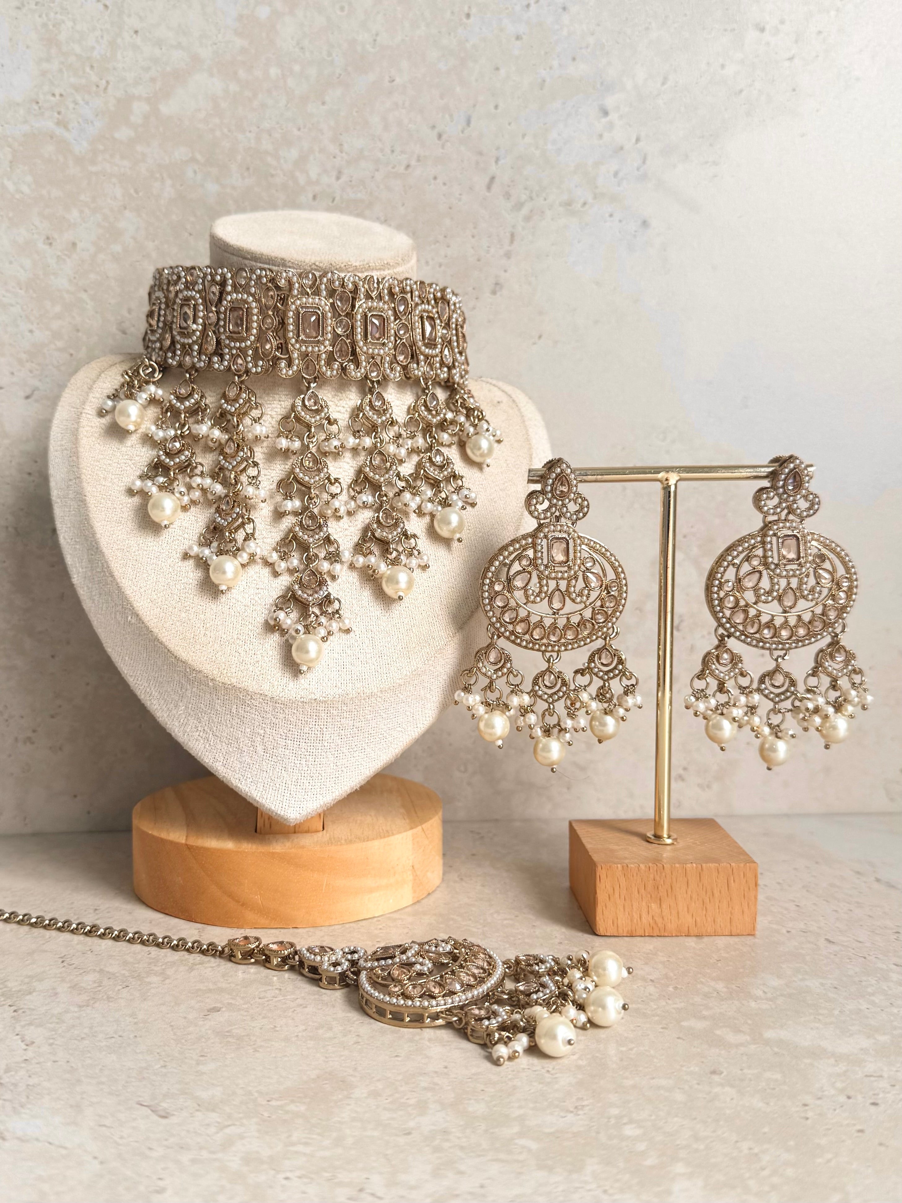 Sofia Necklace Set