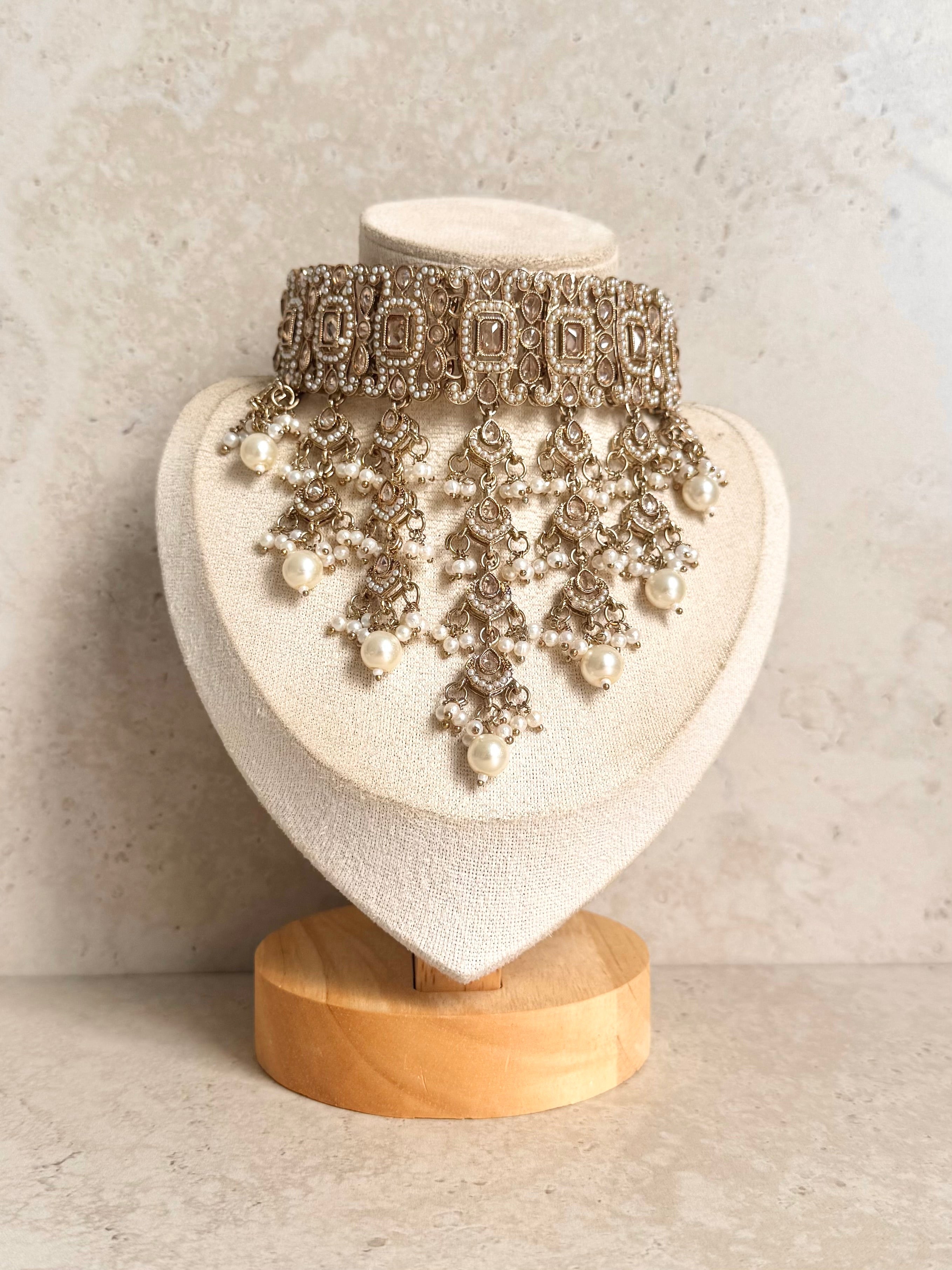 Sofia Necklace Set