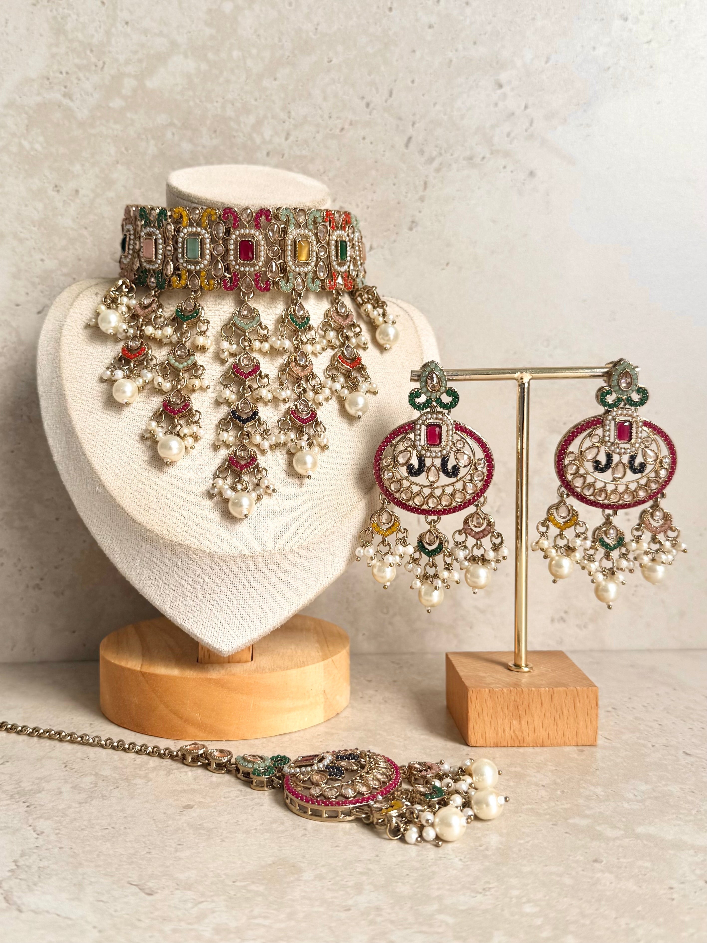 Sofia Necklace Set