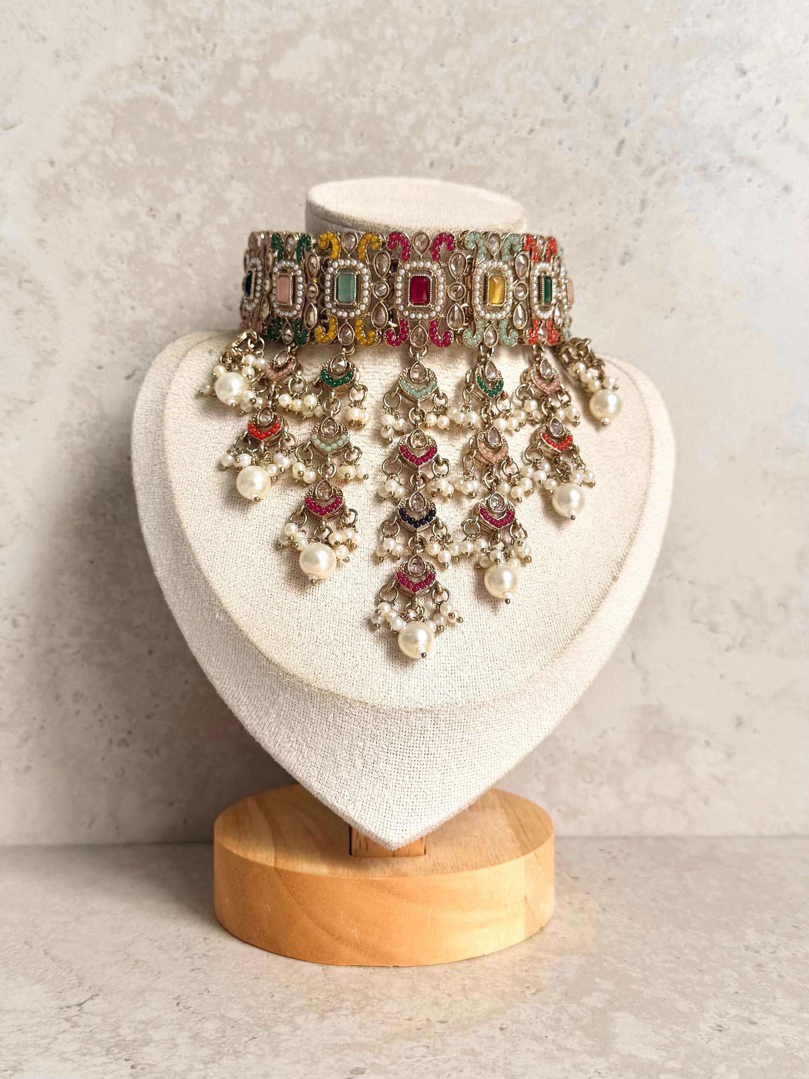 Sofia Necklace Set