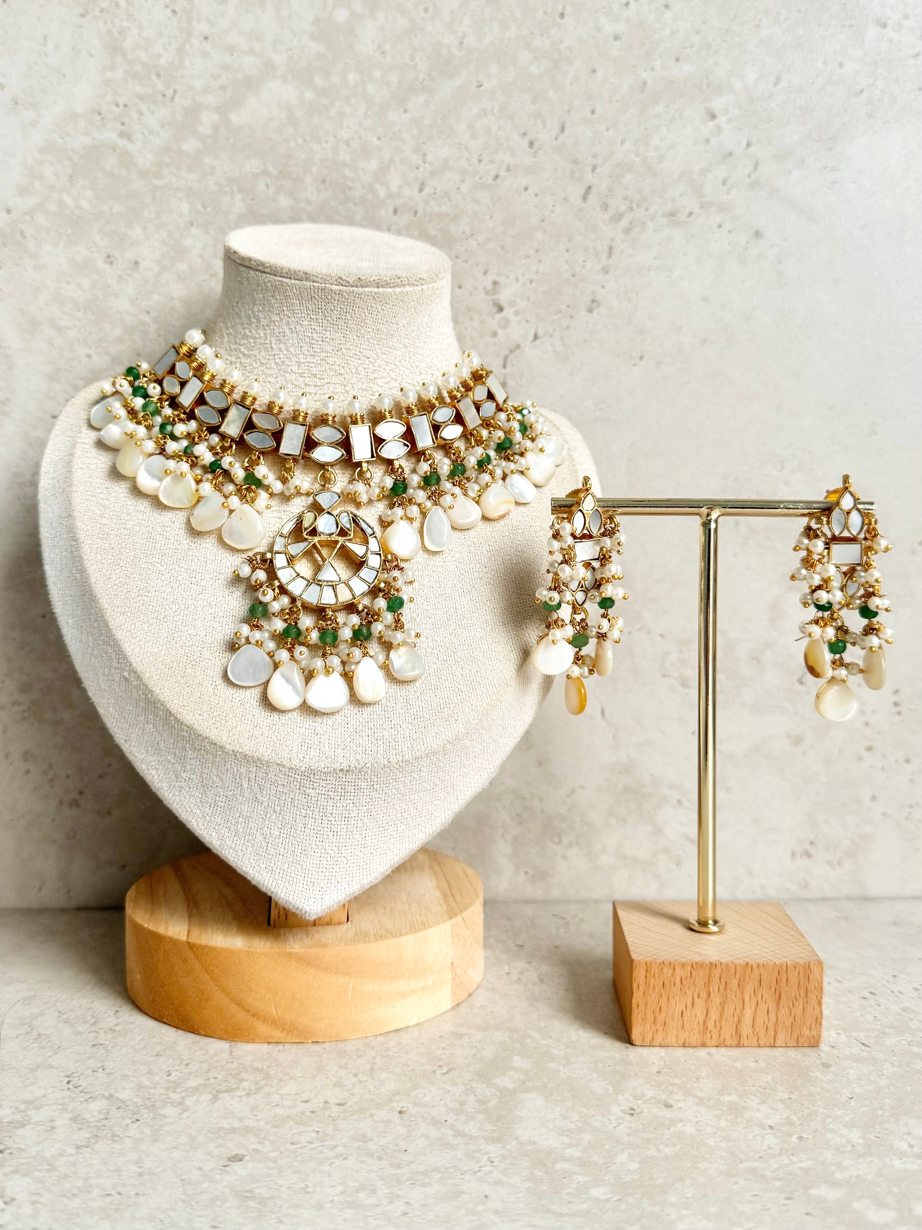 Asha Necklace Set