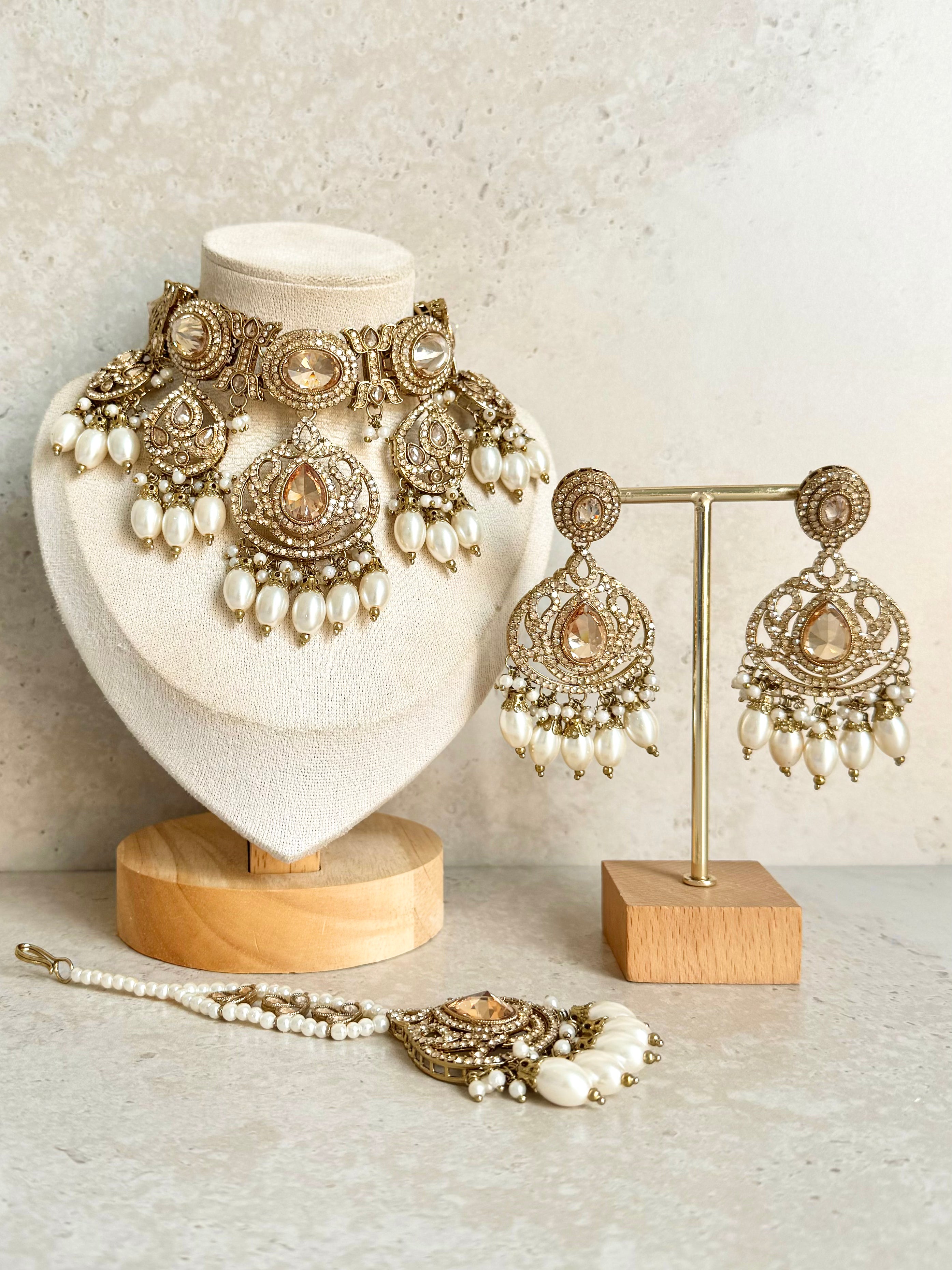 Megha Necklace Set