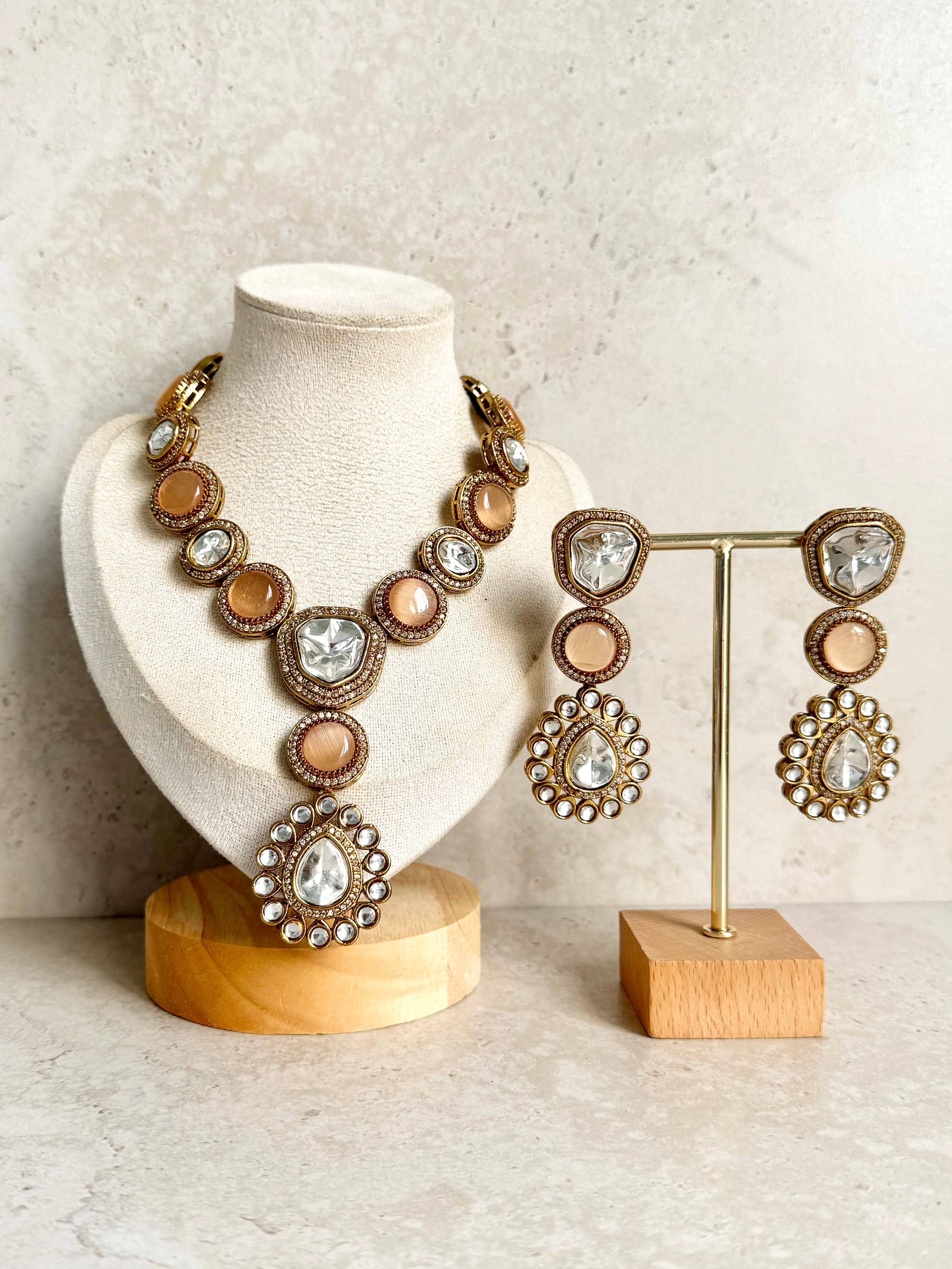 Rasleen Necklace Set