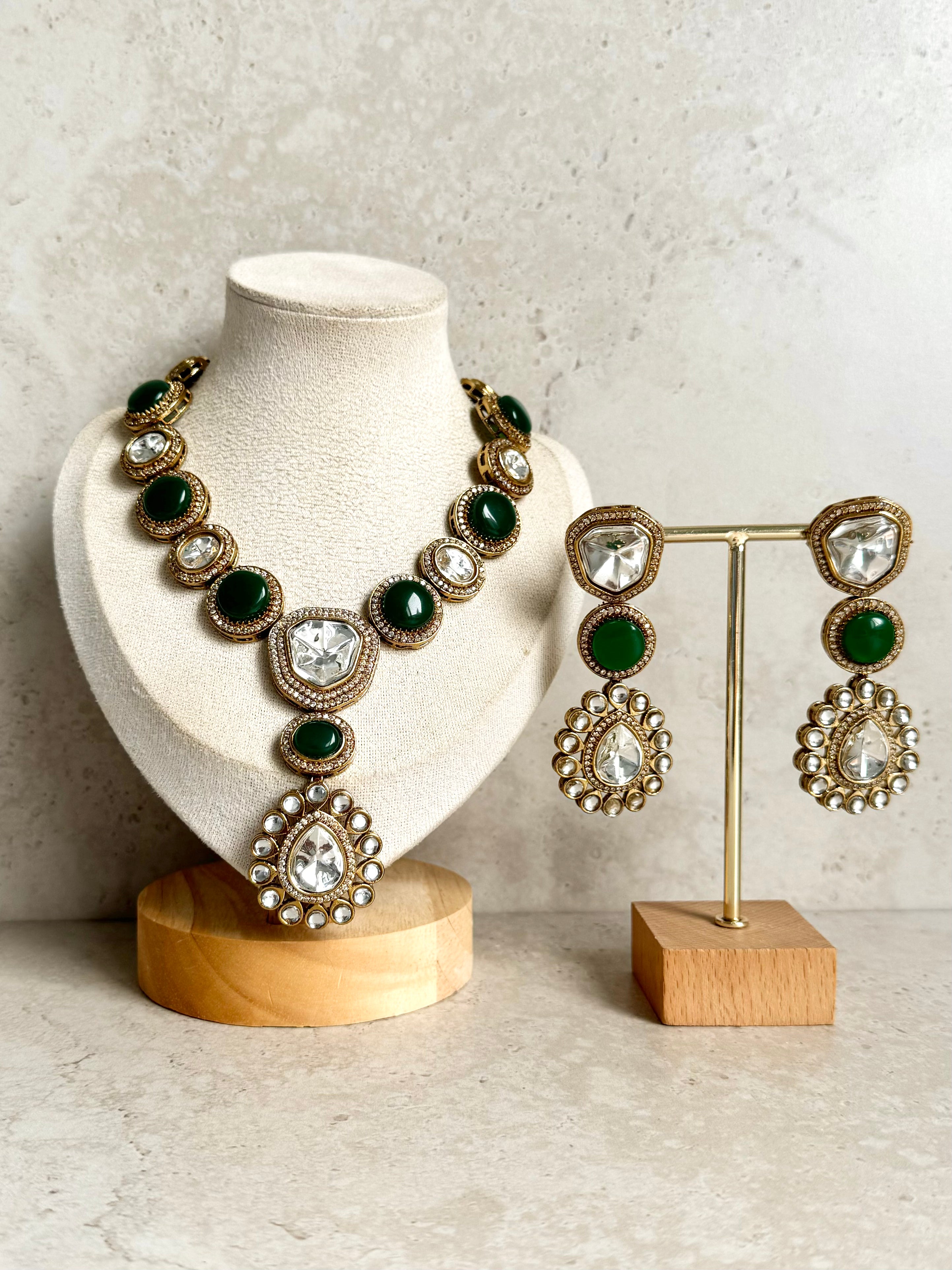 Rasleen Necklace Set