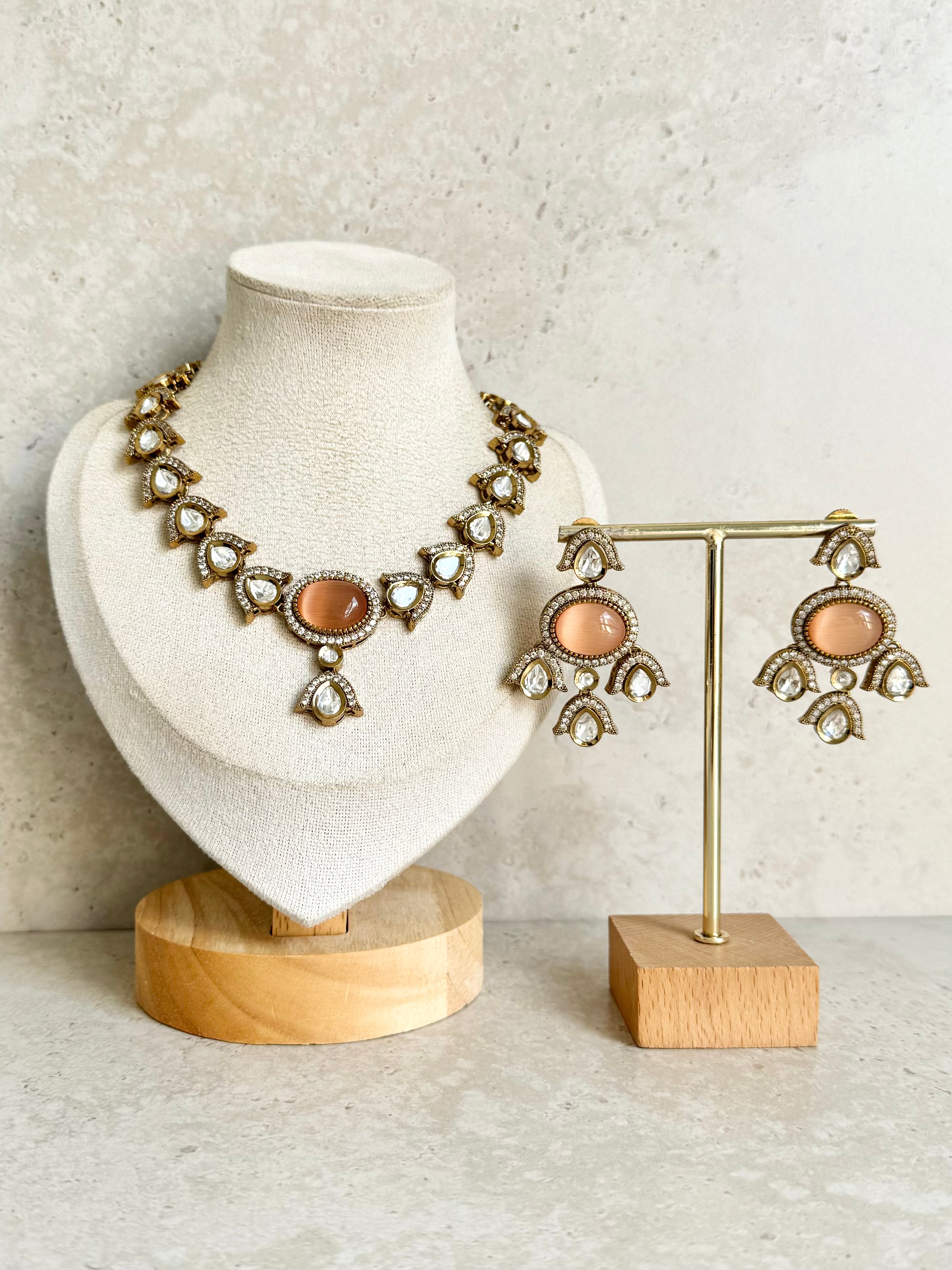 Nimrit Necklace Set