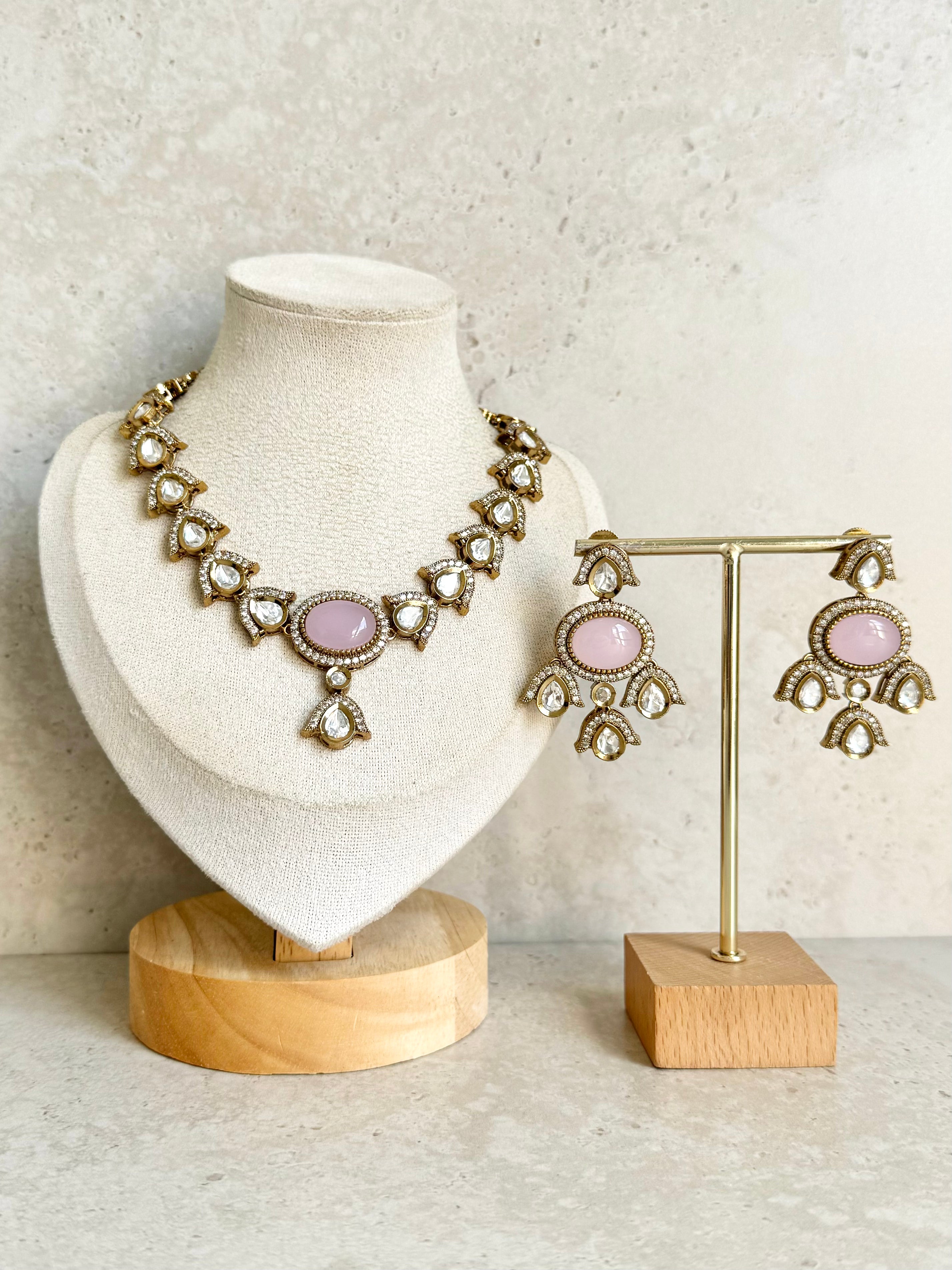 Nimrit Necklace Set