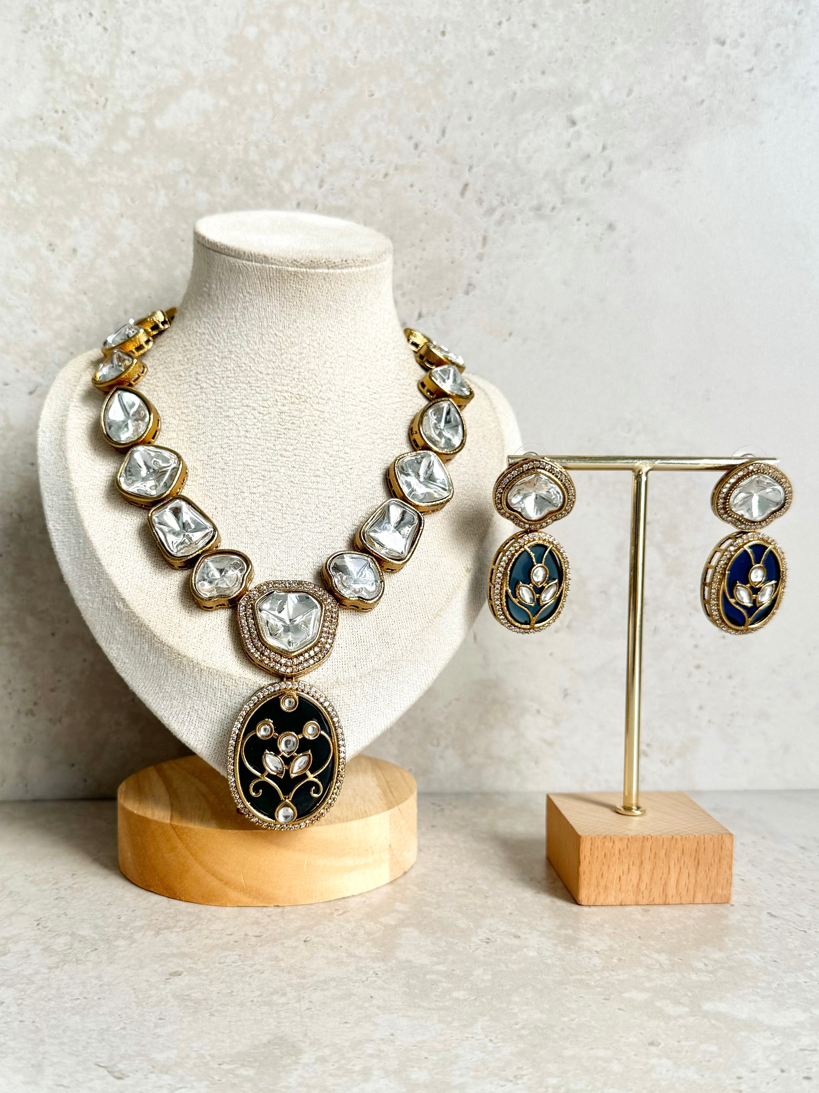 Gauri Necklace Set