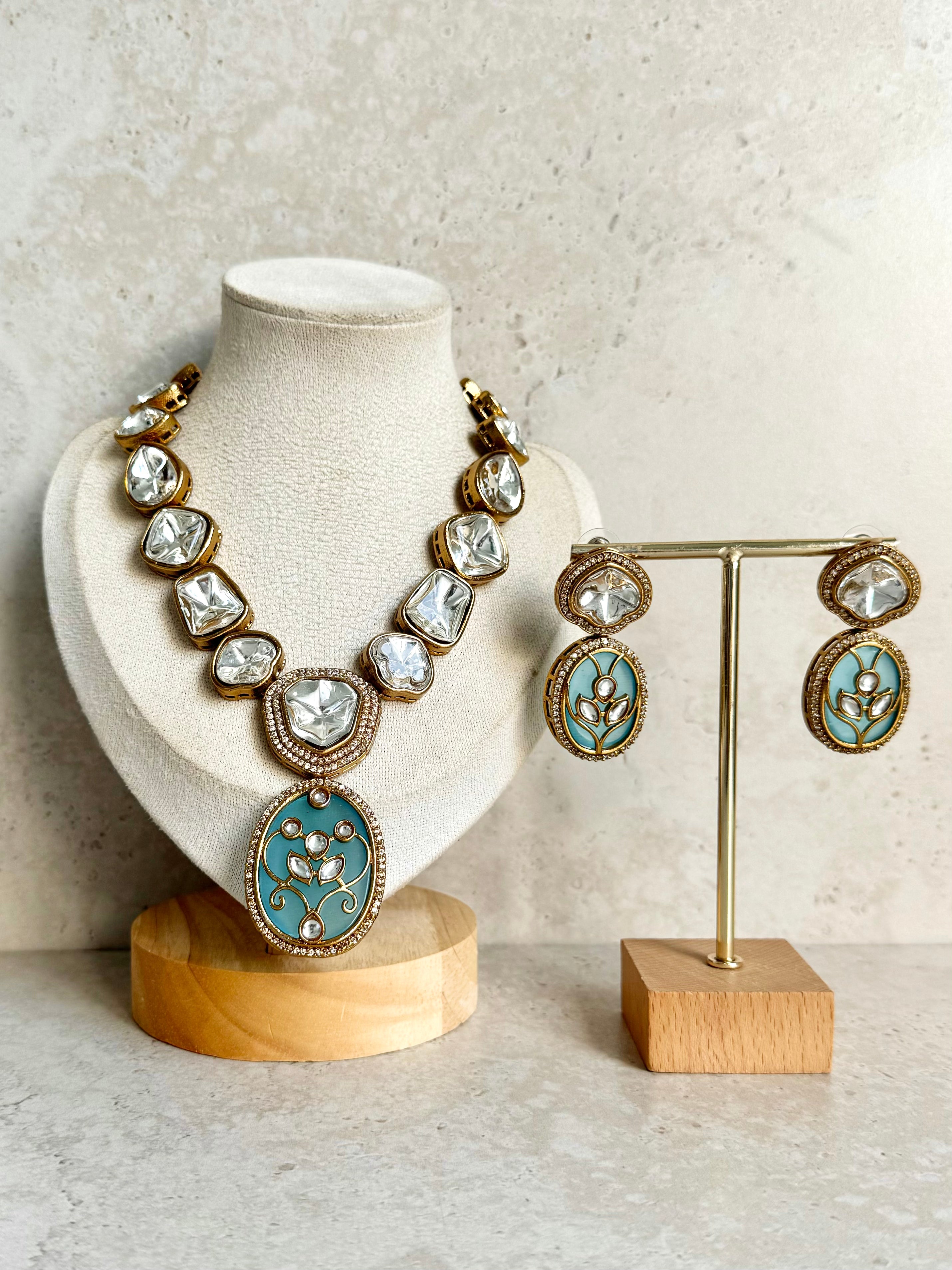 Gauri Necklace Set