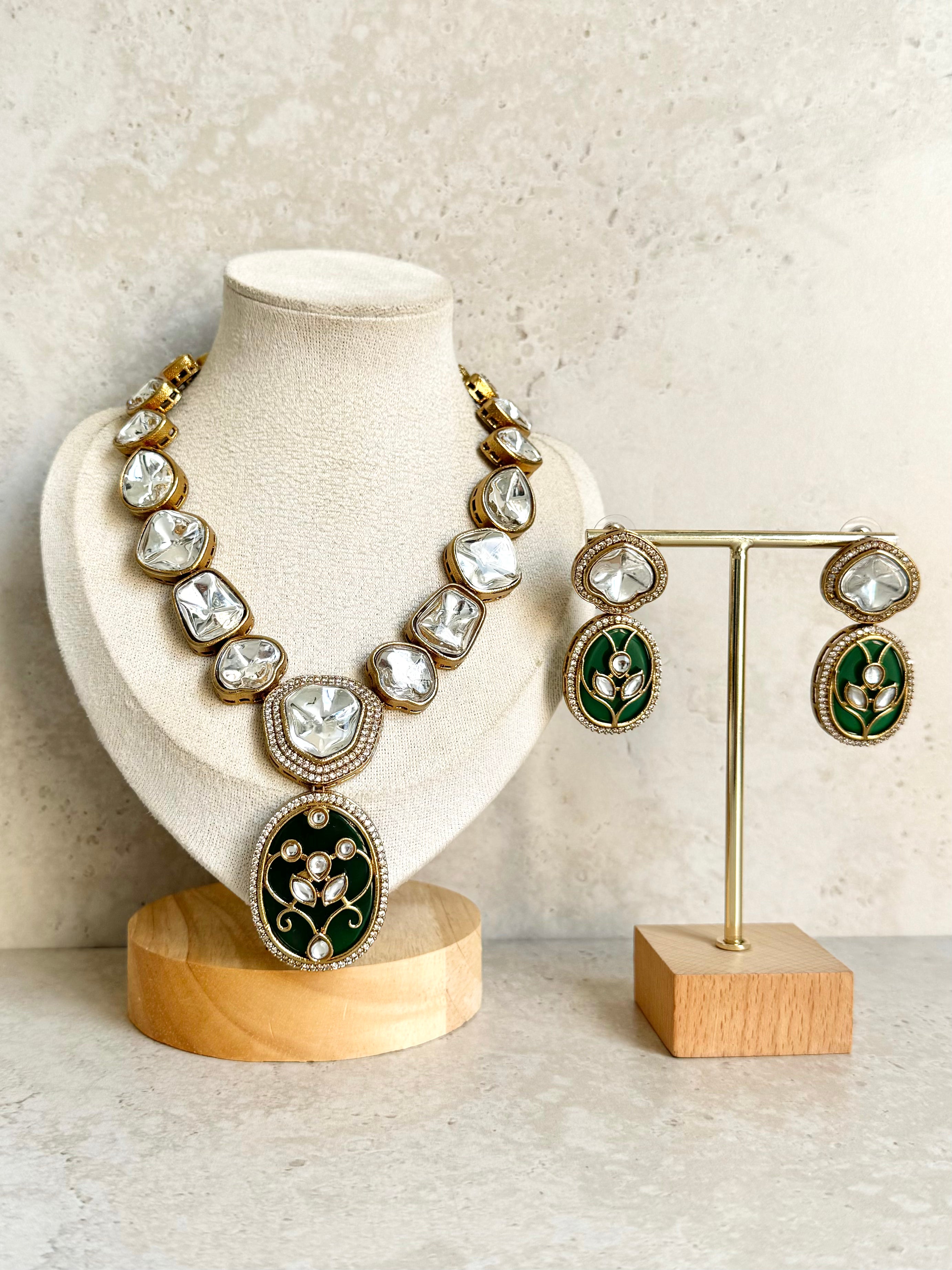 Gauri Necklace Set