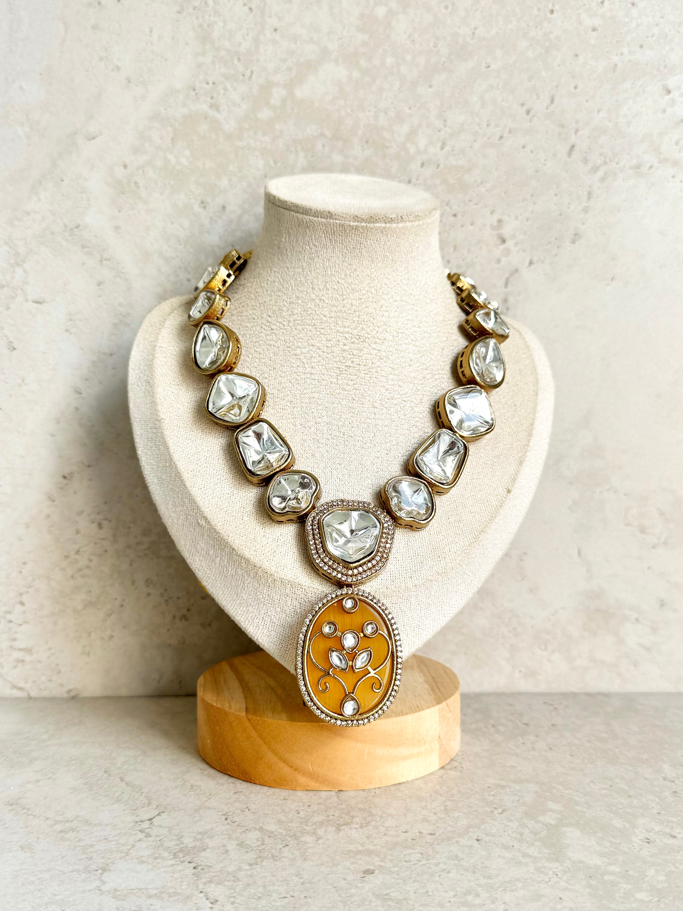 Gauri Necklace Set