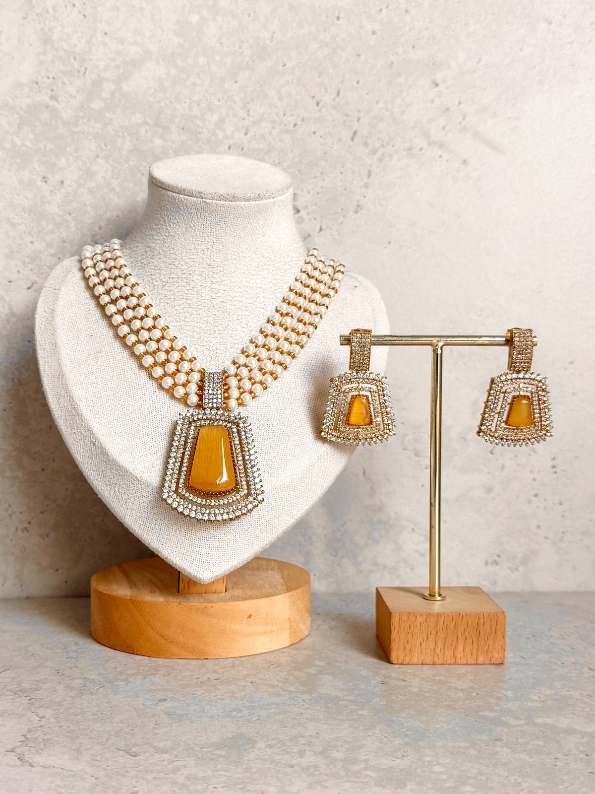 Radha Necklace Set
