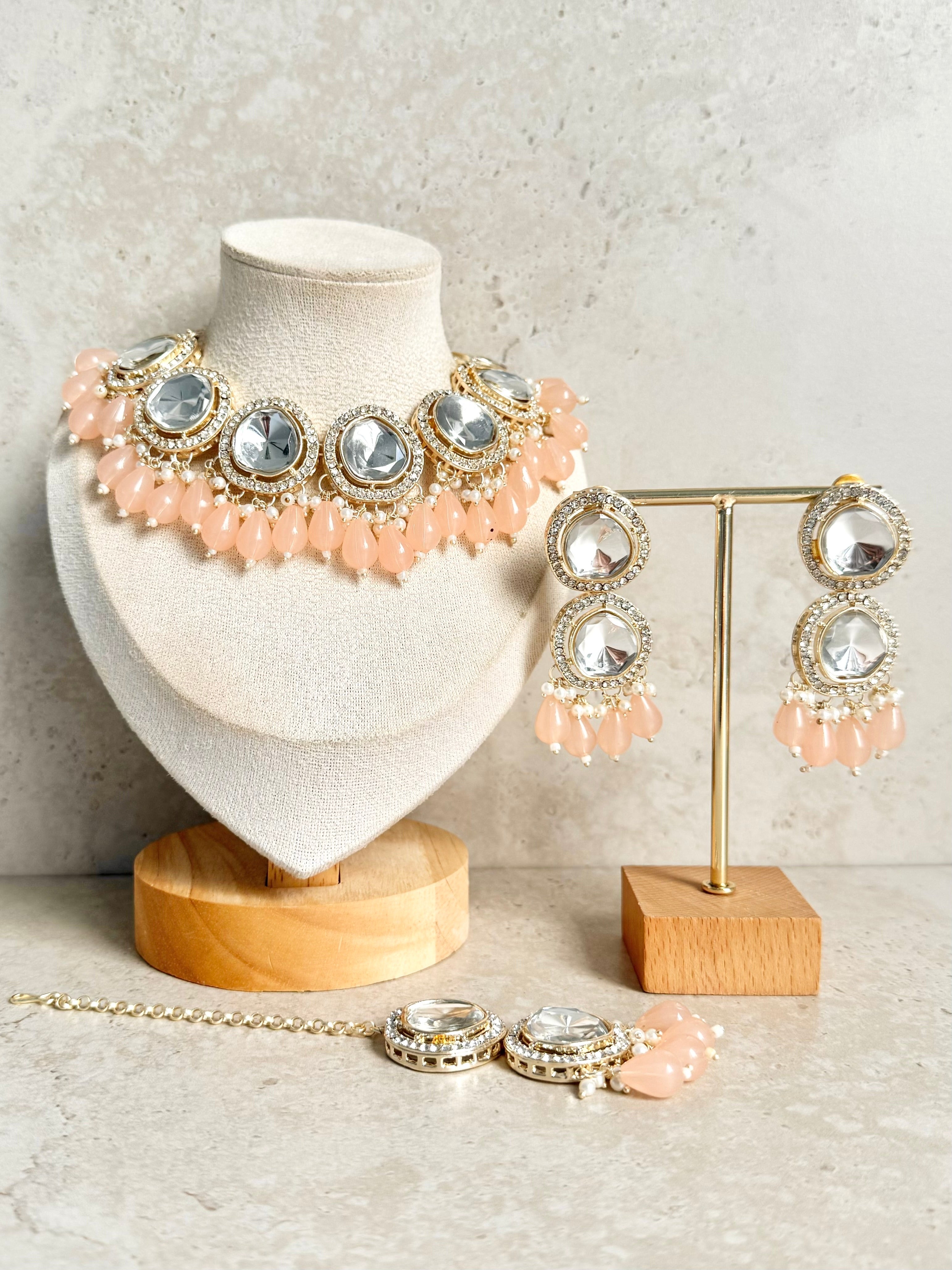 Komal Necklace Set