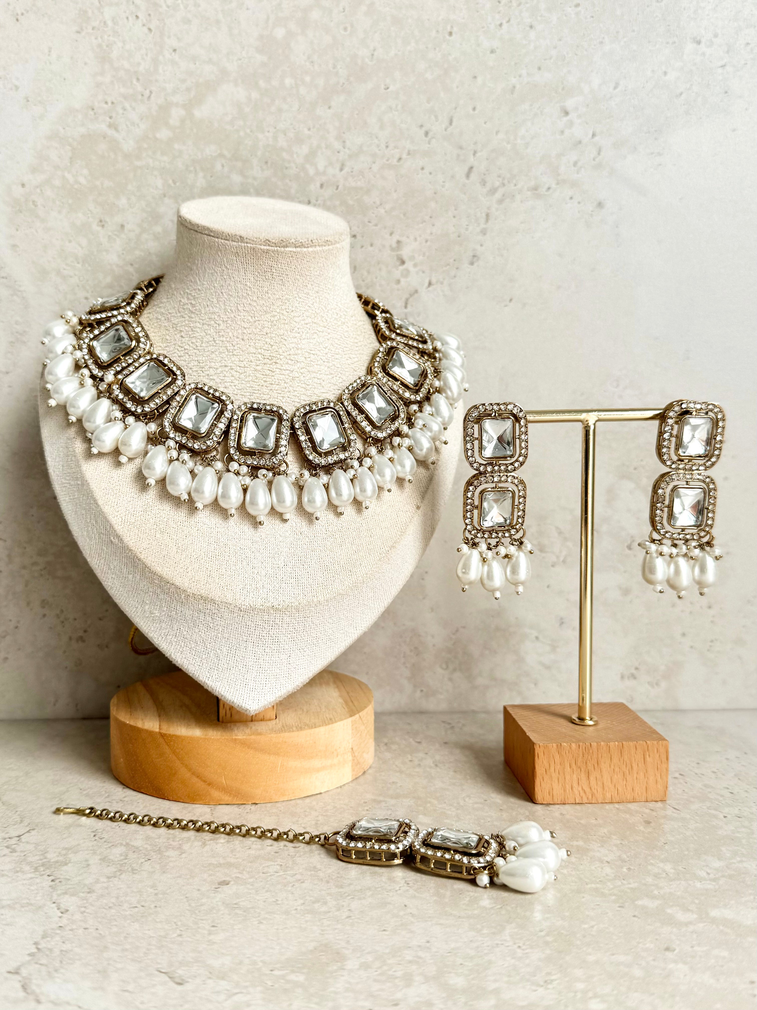 Tania Necklace Set