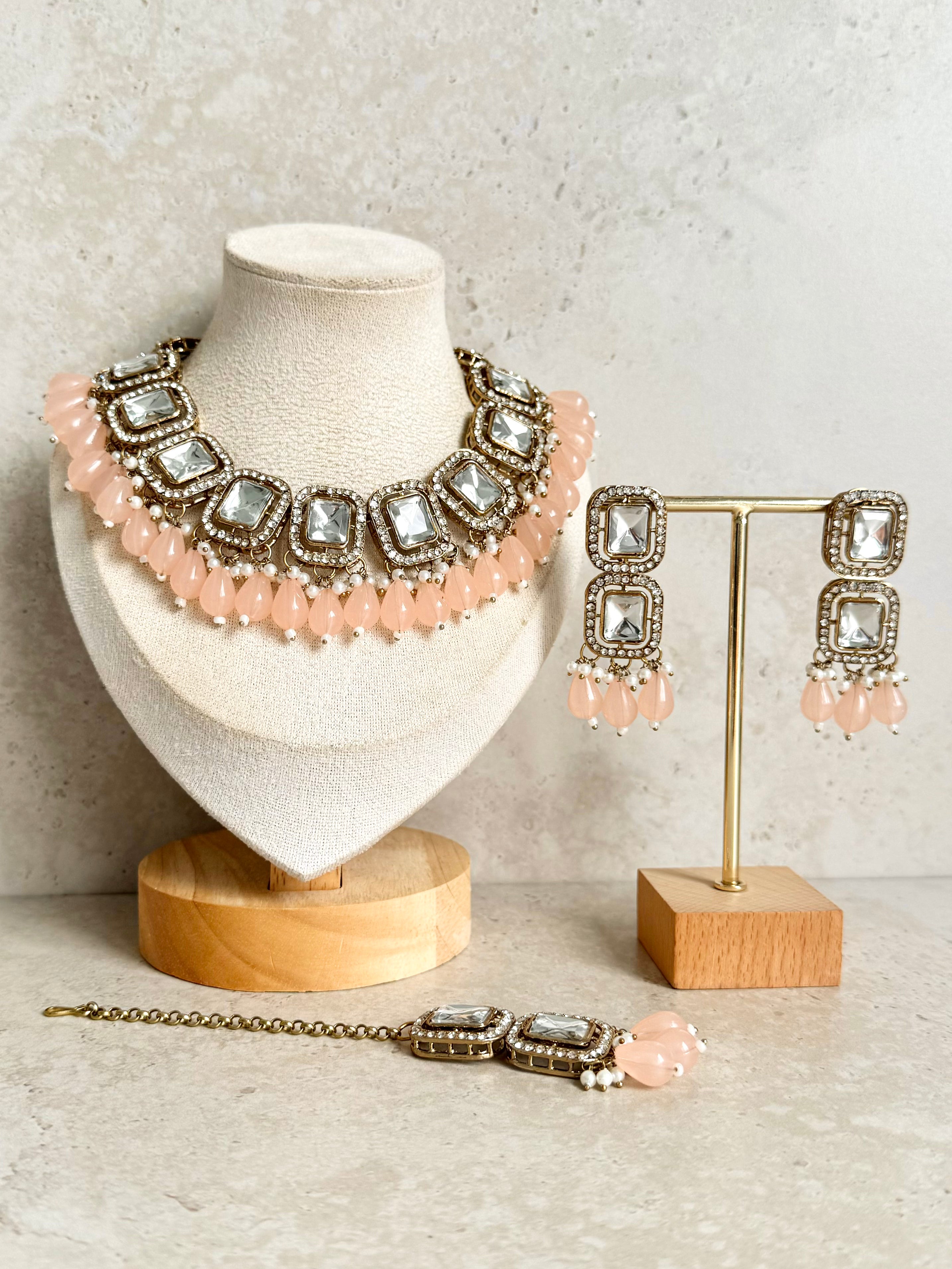 Tania Necklace Set