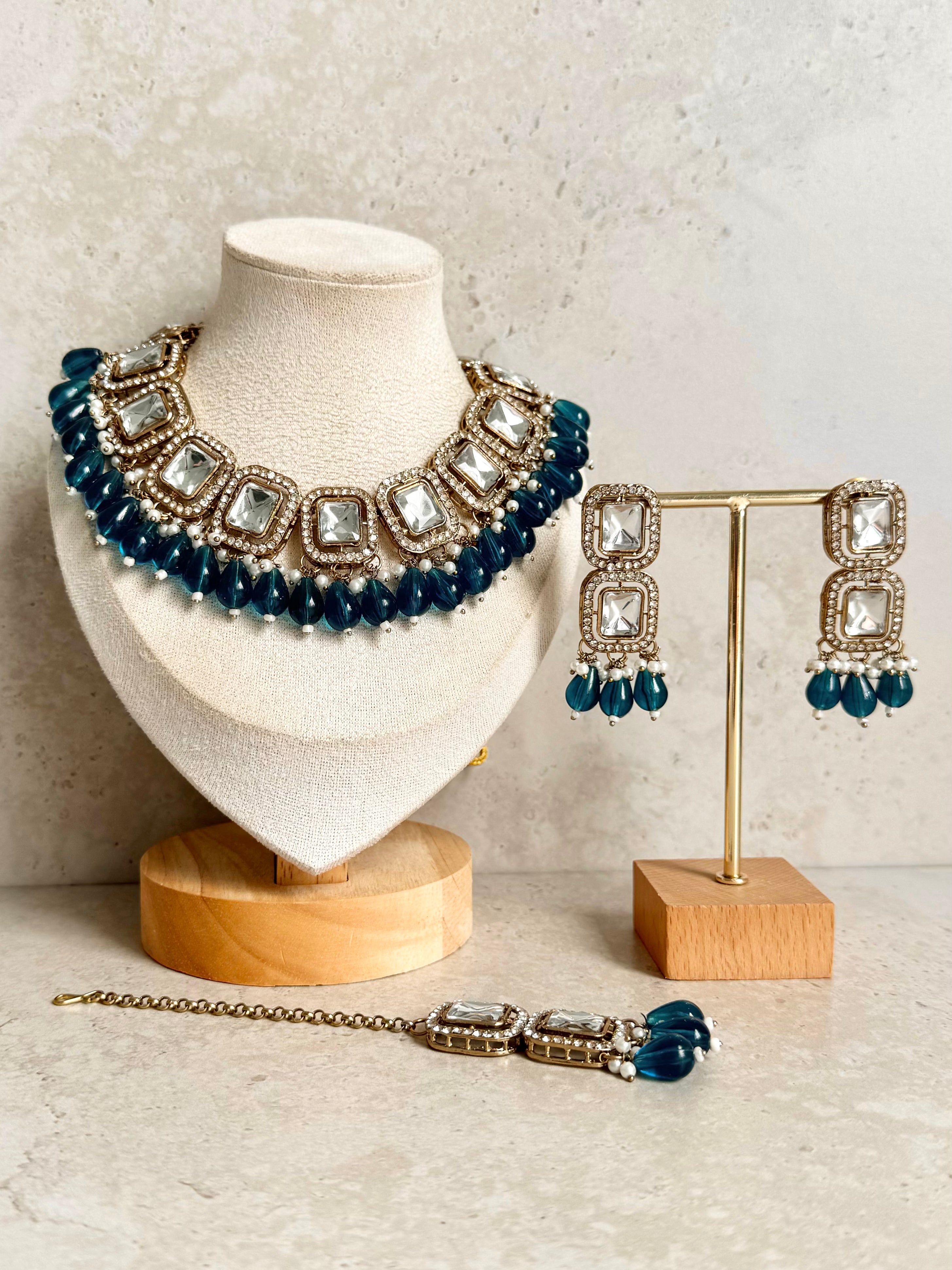 Tania Necklace Set