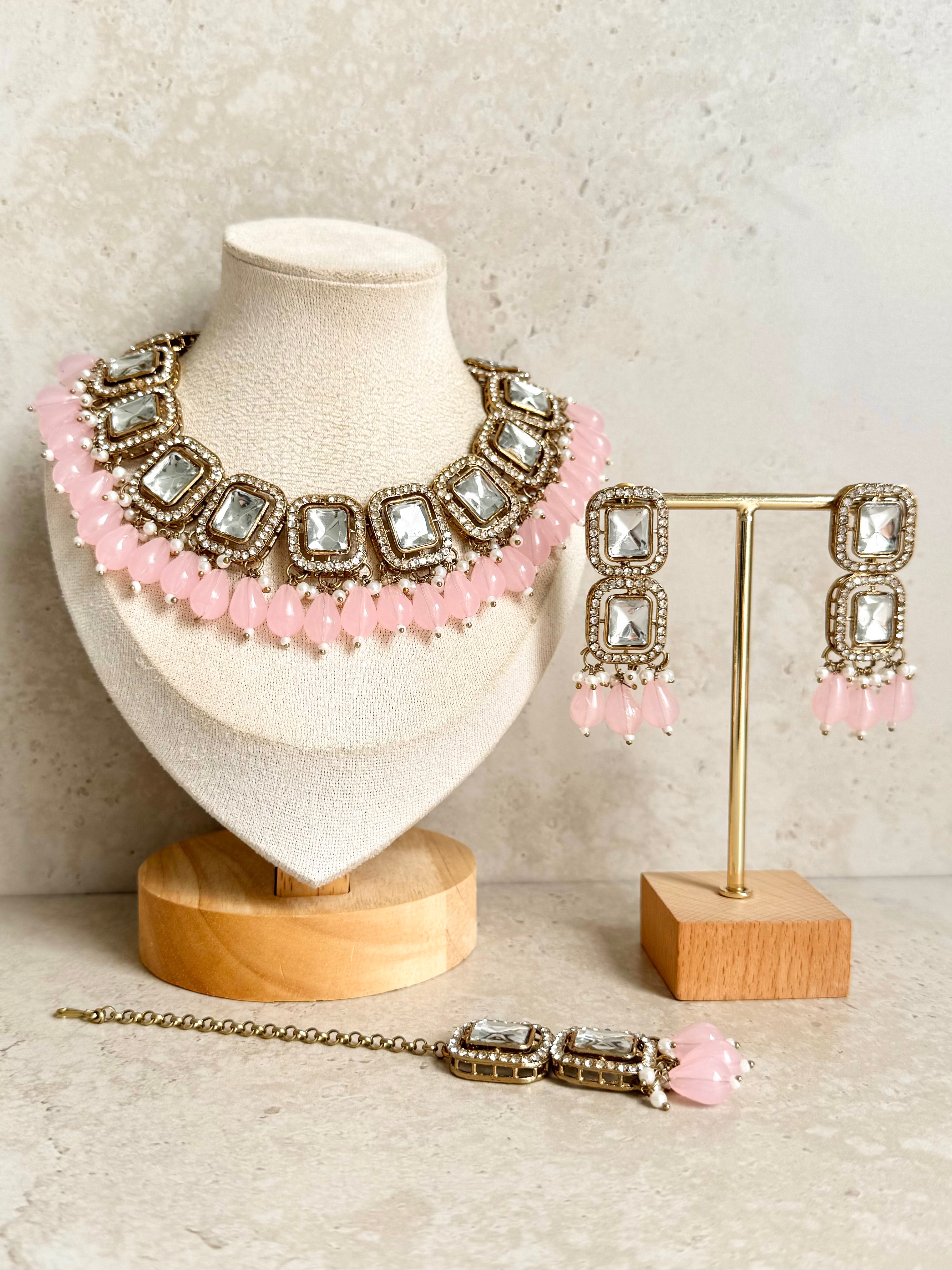 Tania Necklace Set