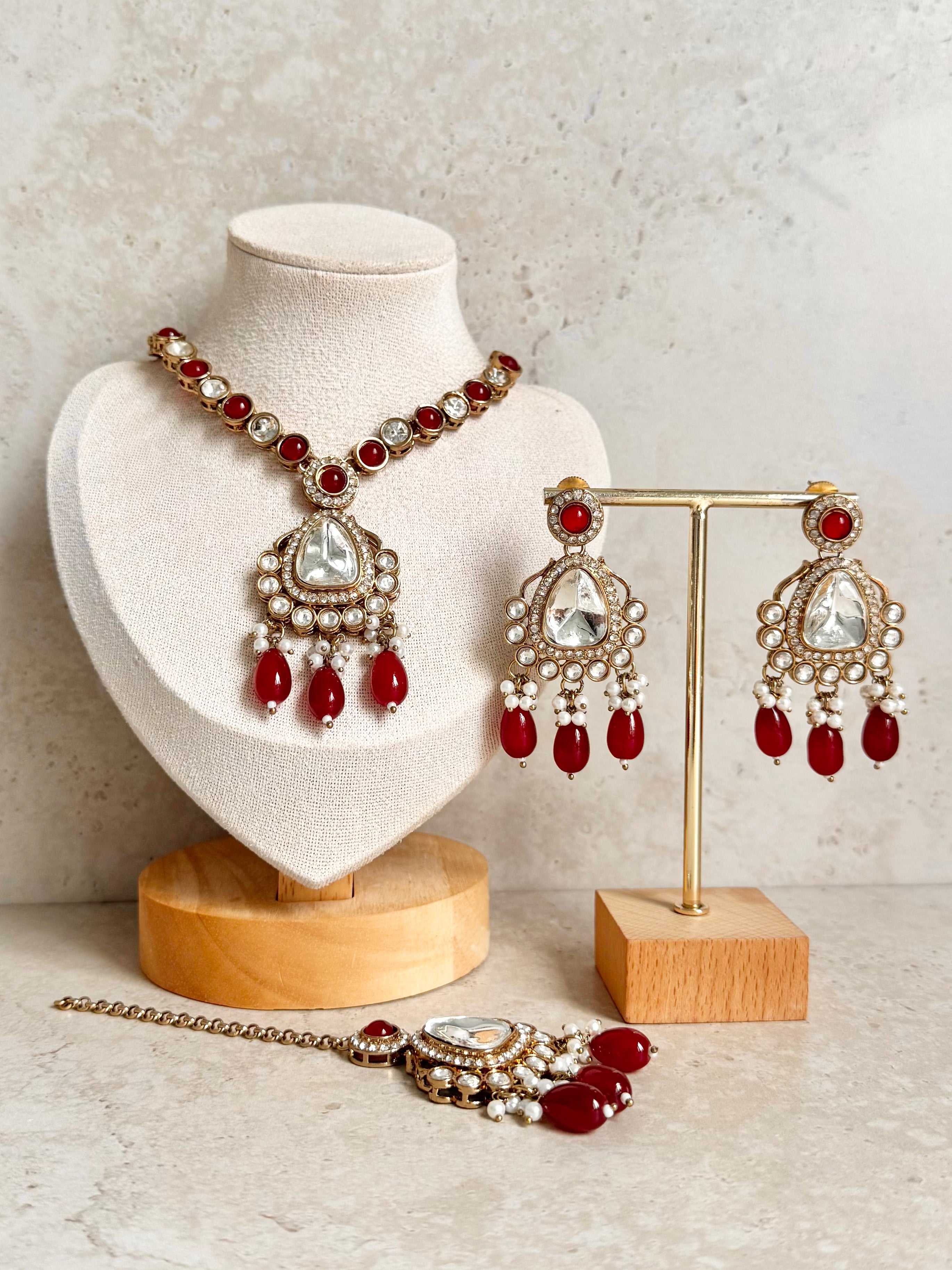 Simar Necklace Set