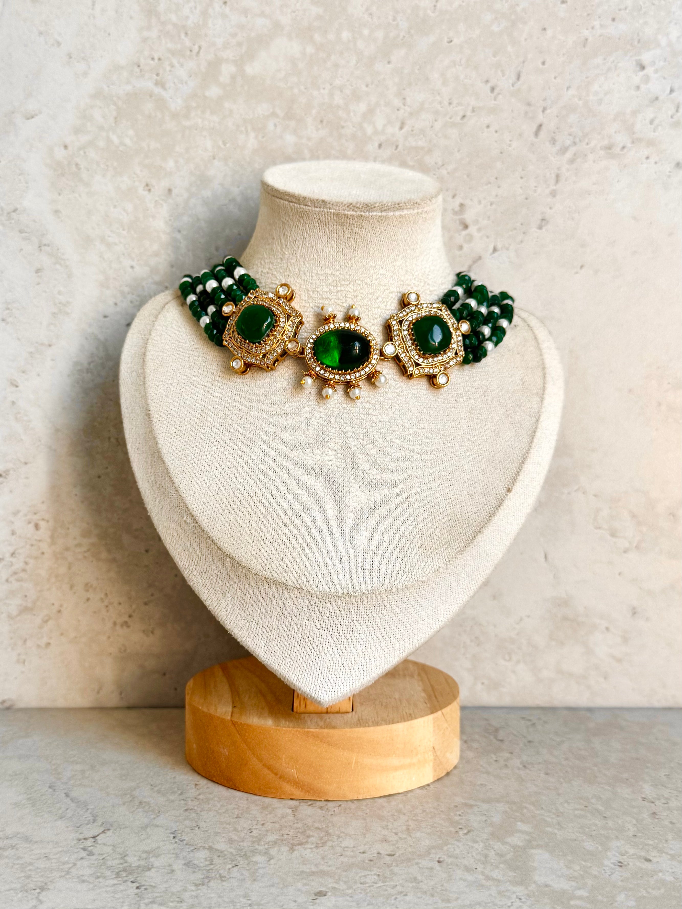 Eshal Necklace Set