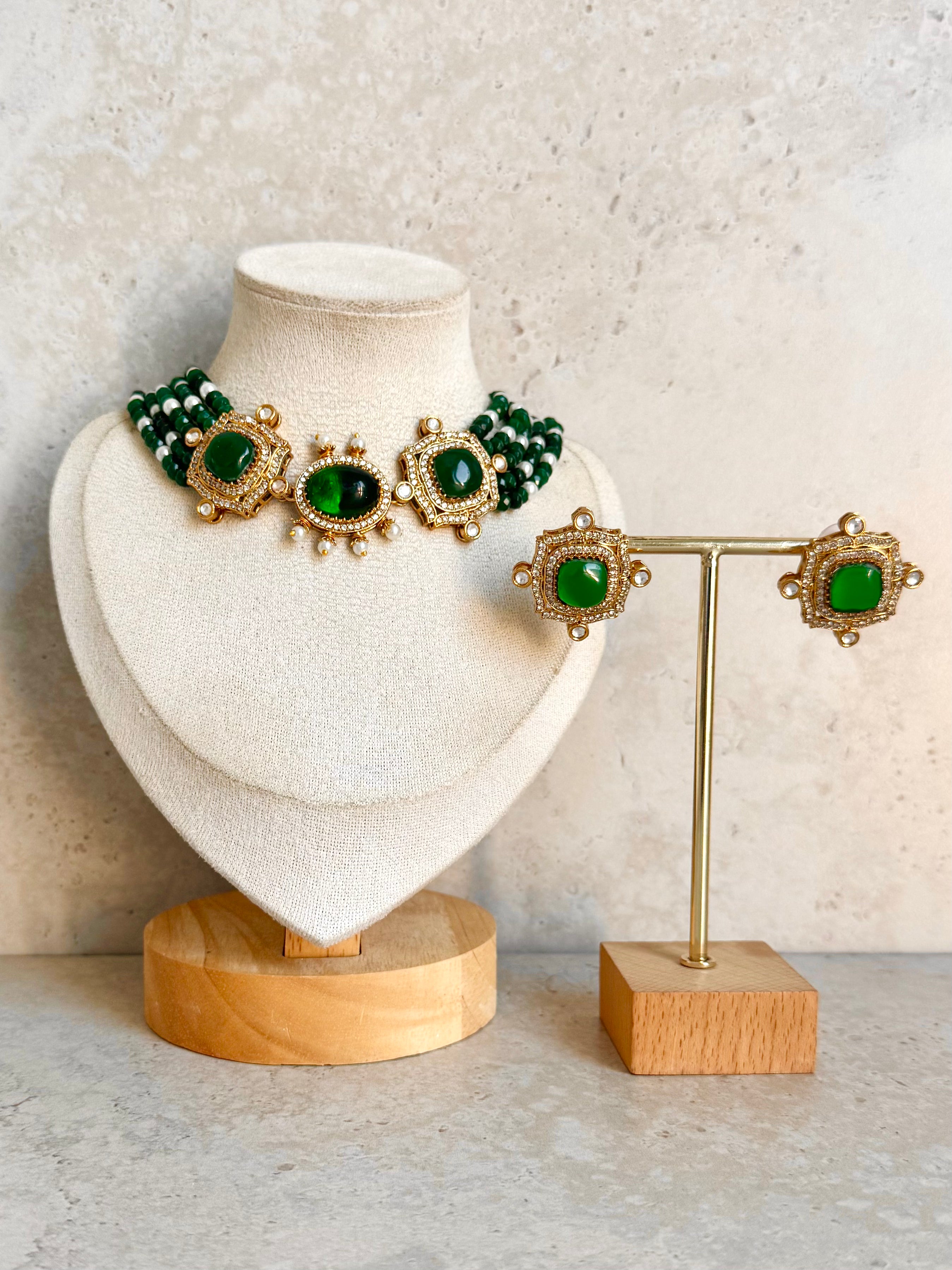 Eshal Necklace Set
