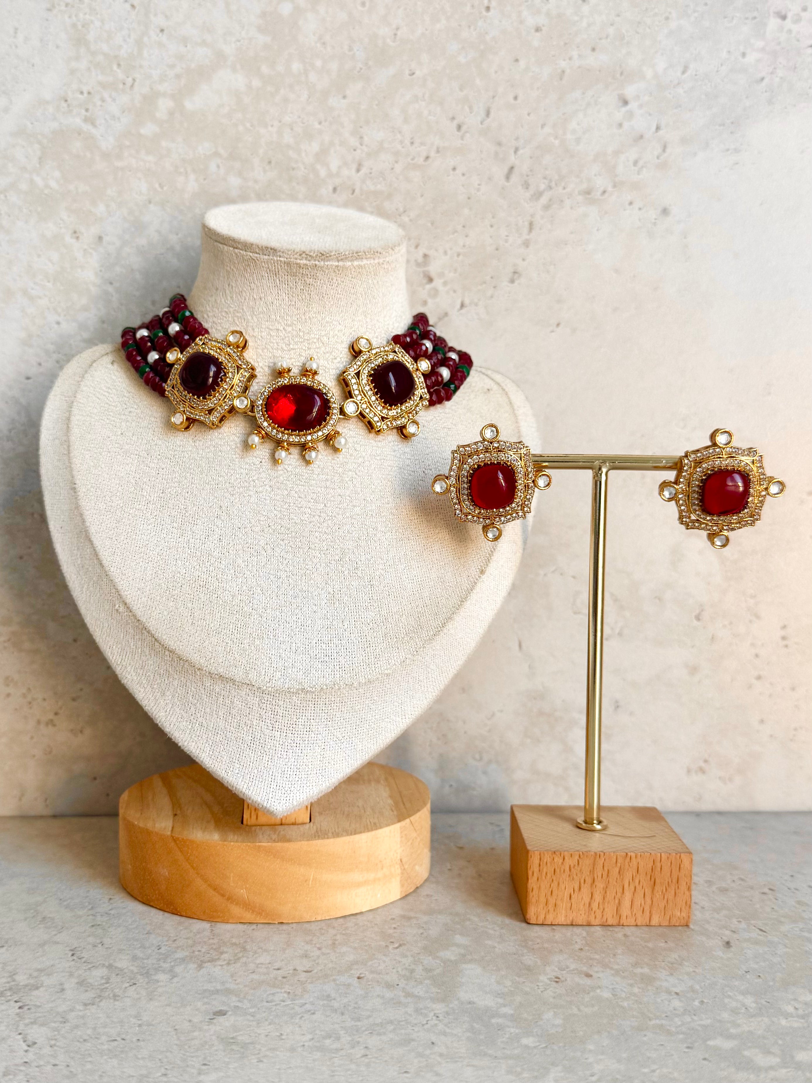 Eshal Necklace Set