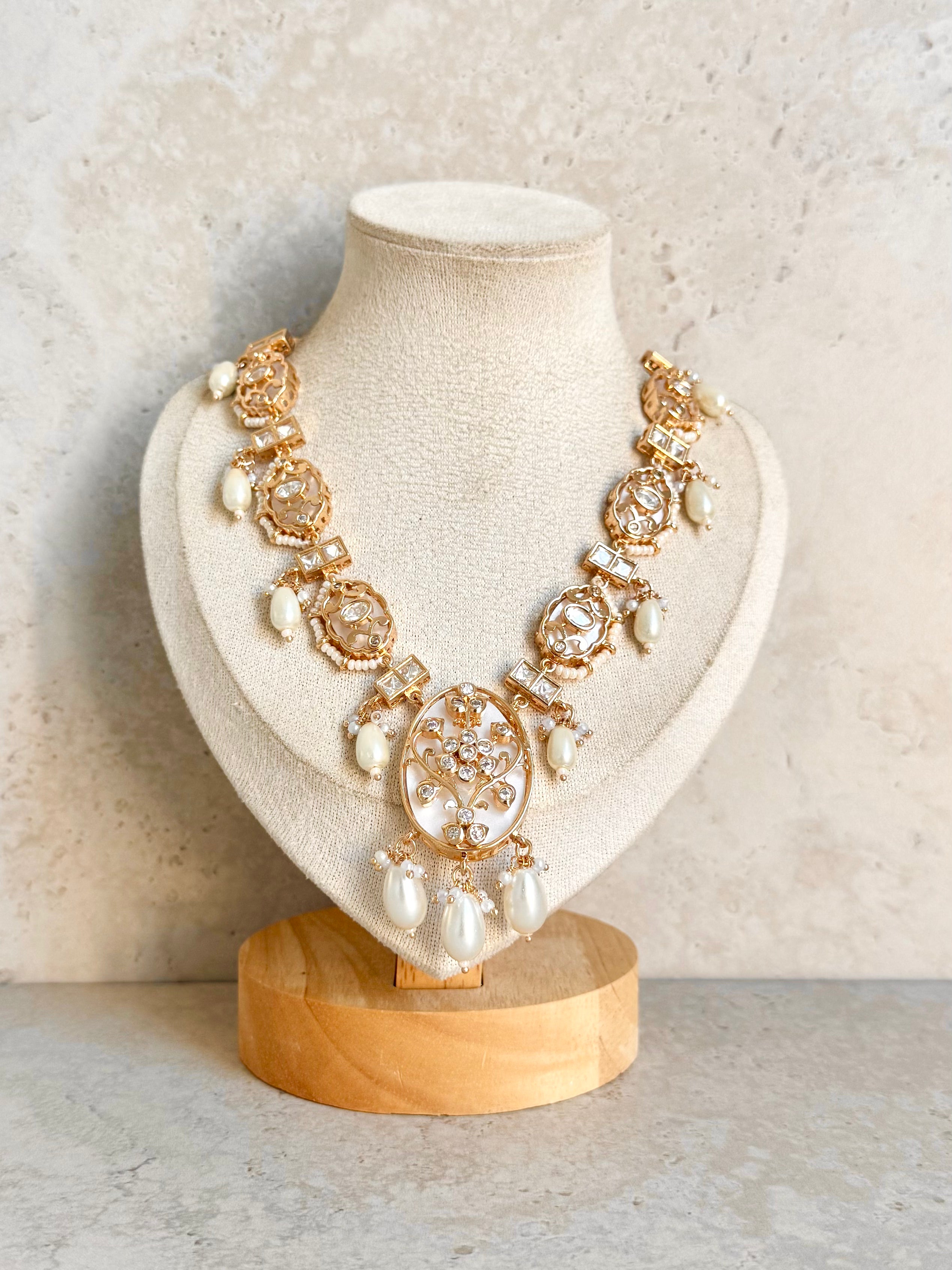 Ayesha Necklace Set