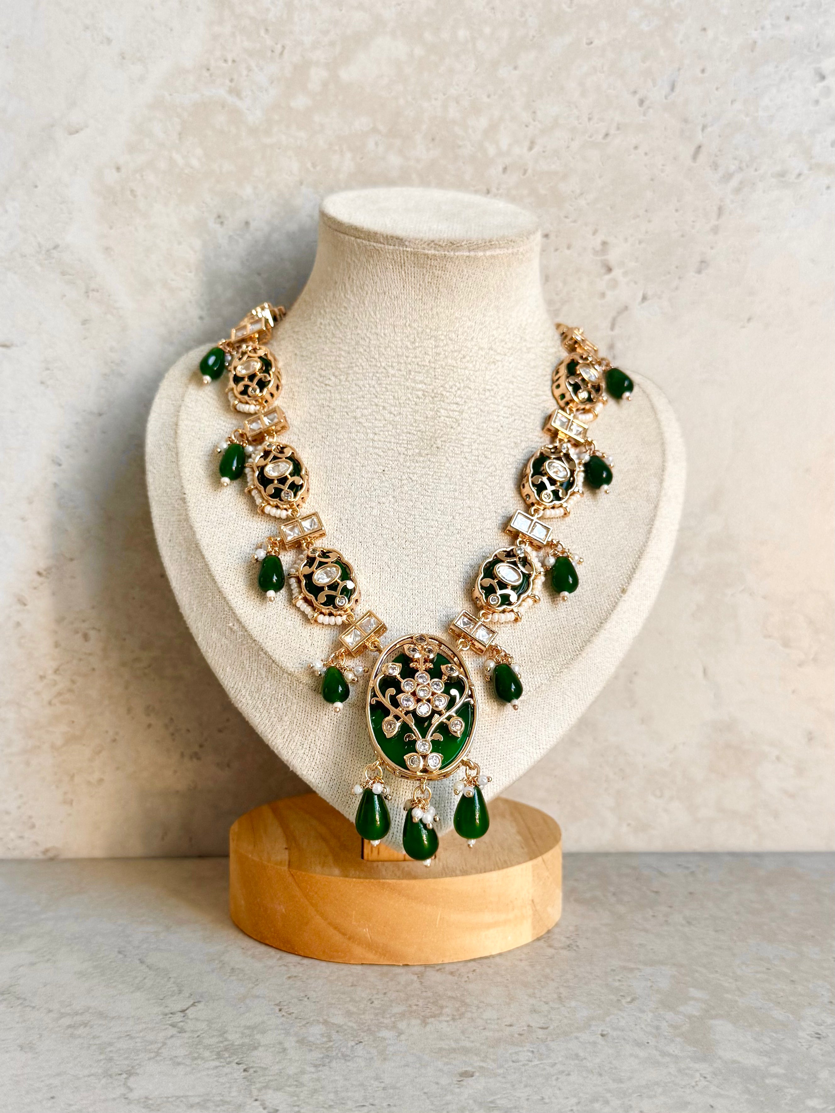 Ayesha Necklace Set