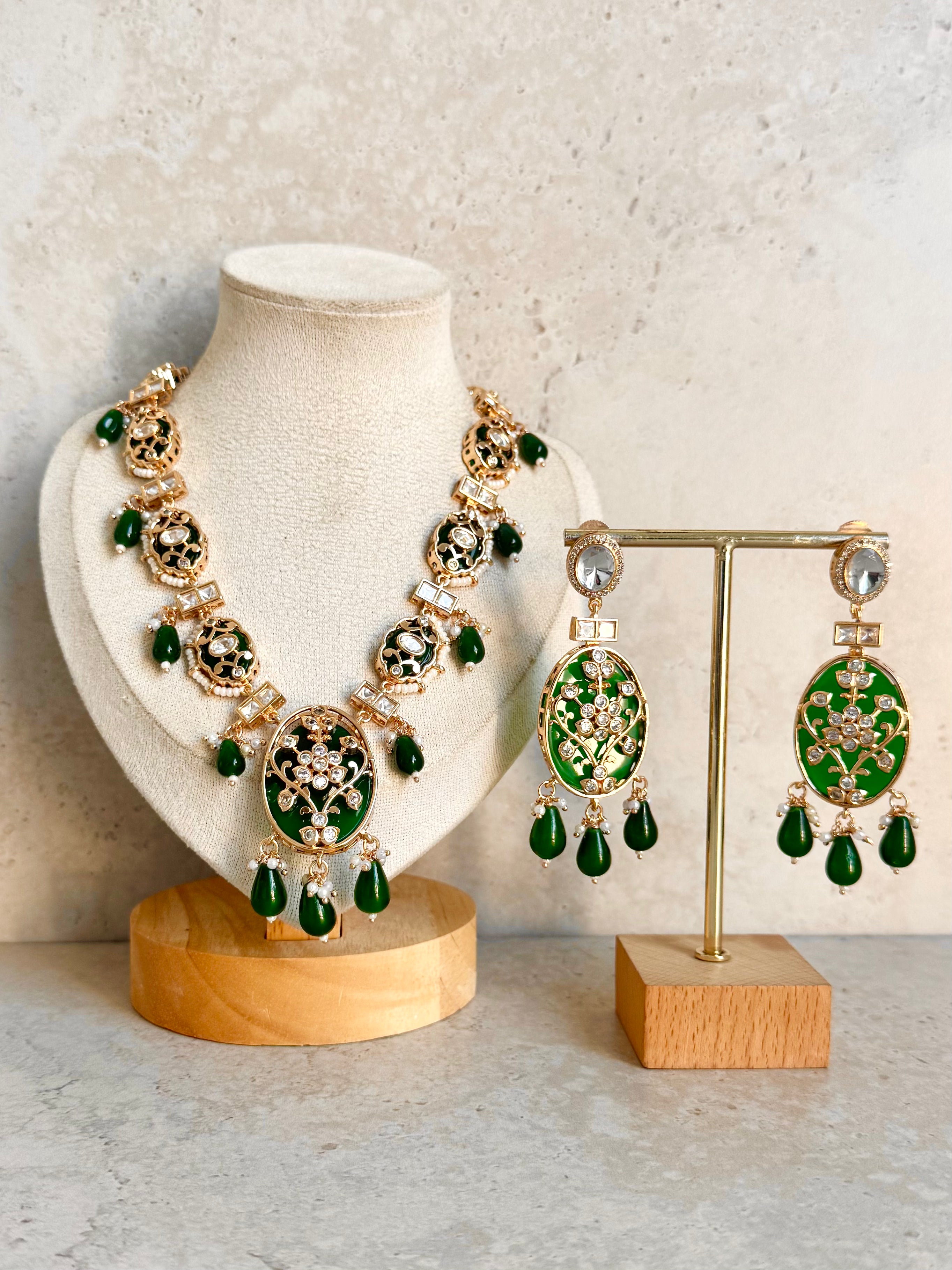 Ayesha Necklace Set