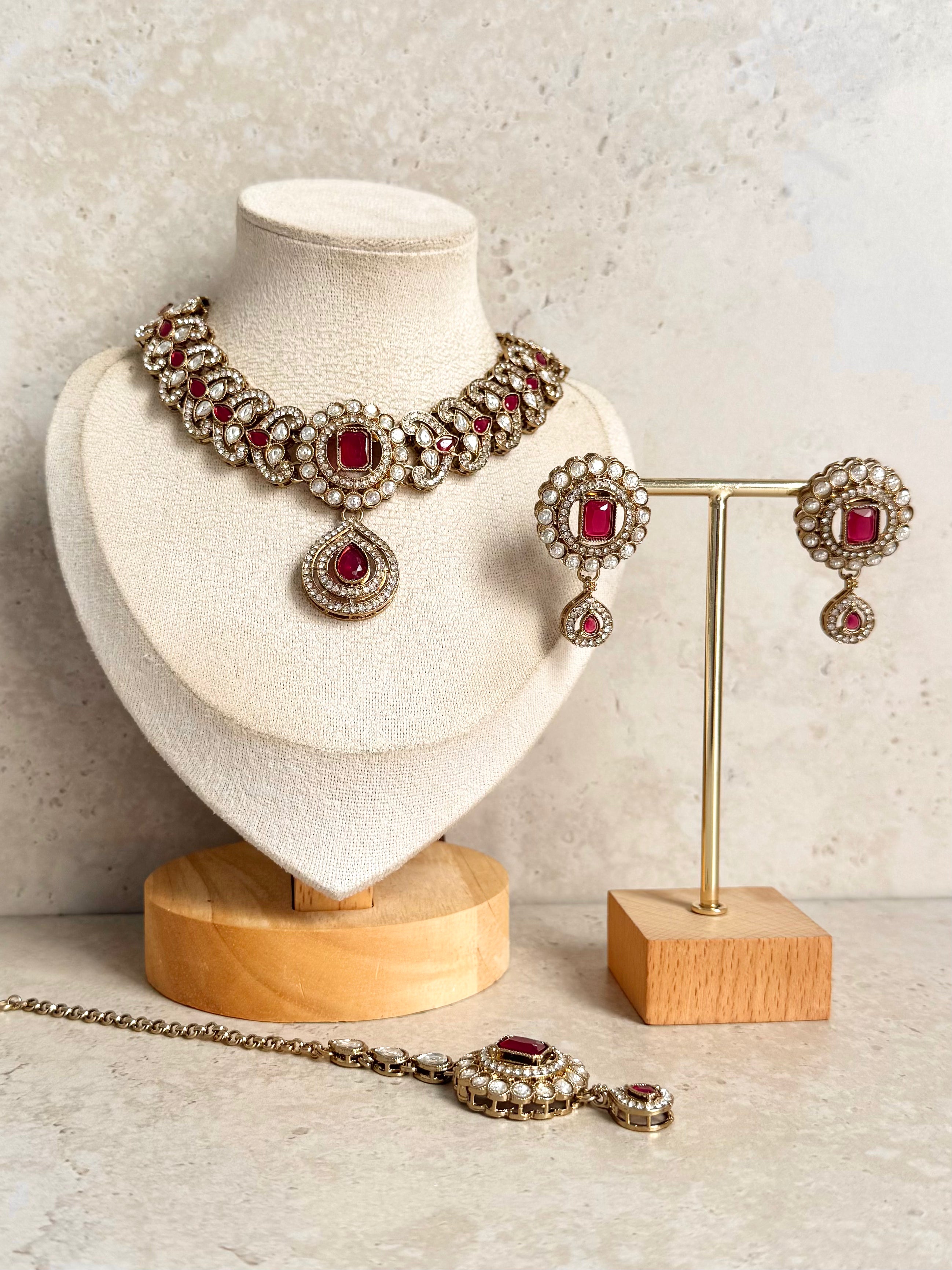 Kiran Necklace Set
