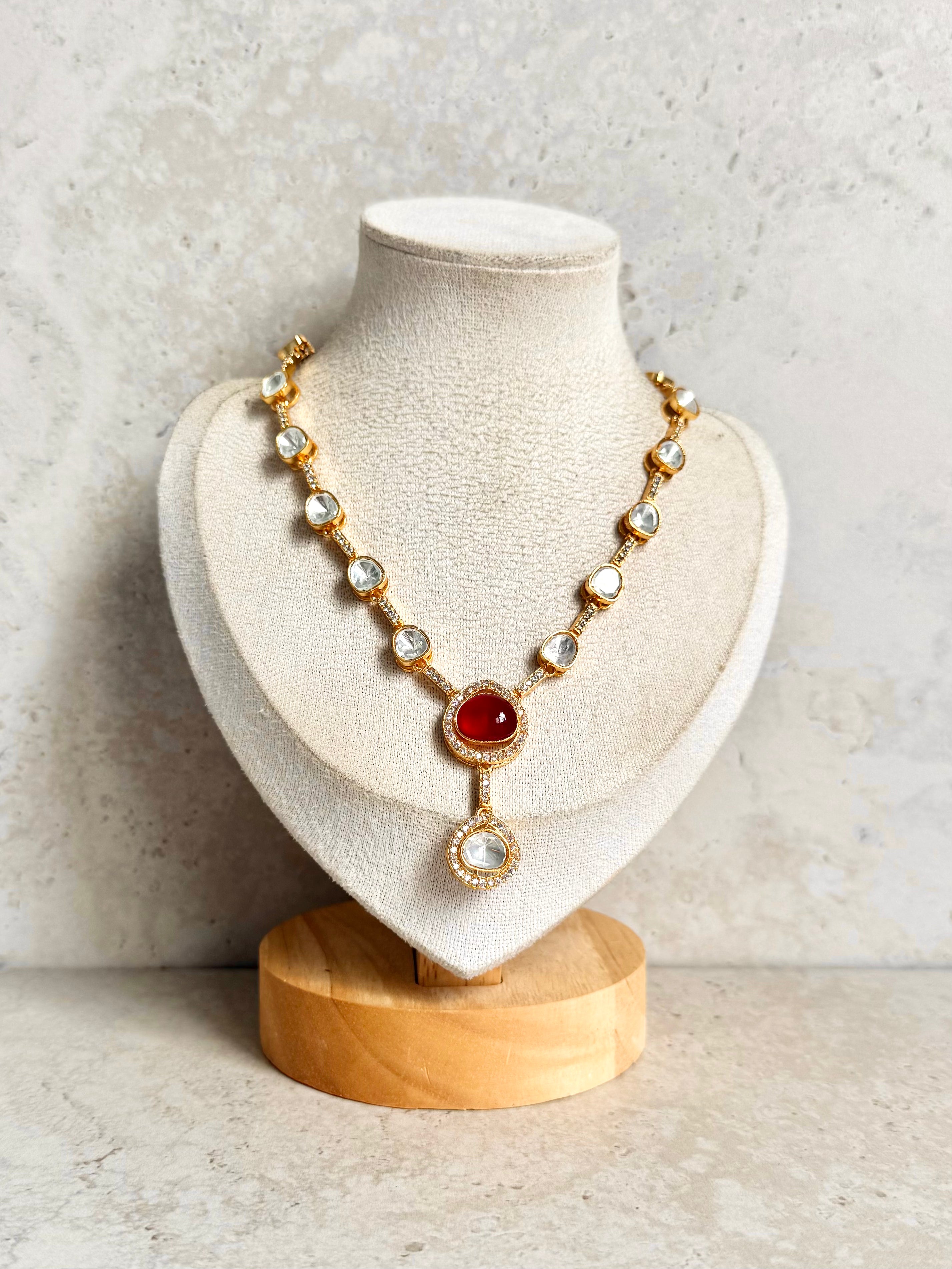 Pari Necklace Set