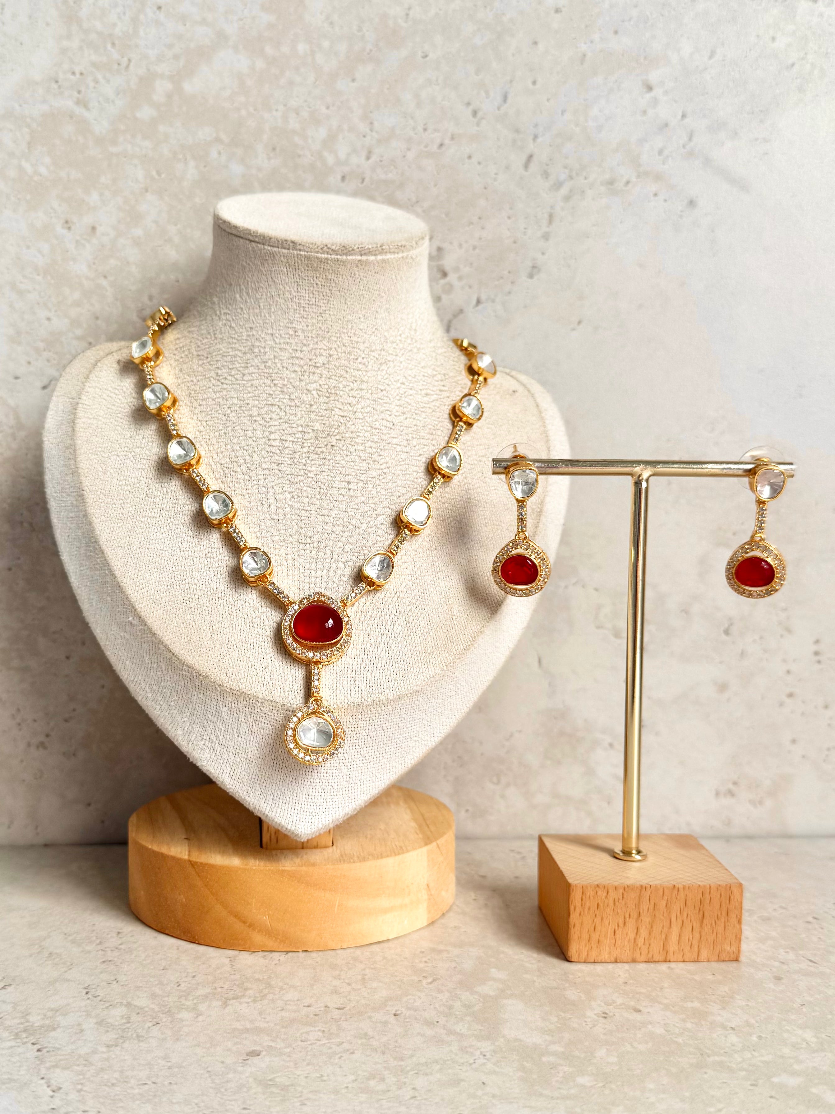 Pari Necklace Set