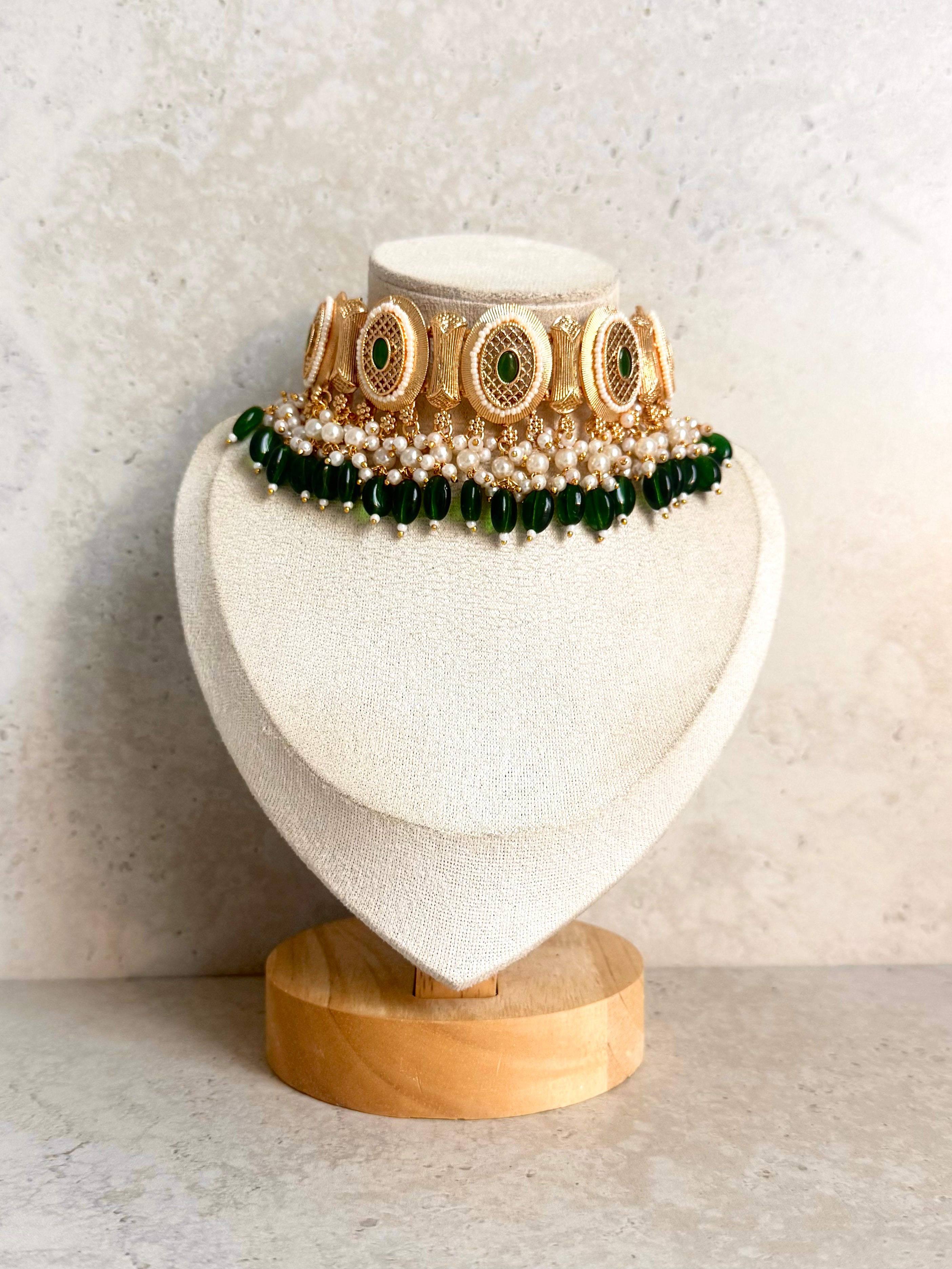 Anu Necklace Set