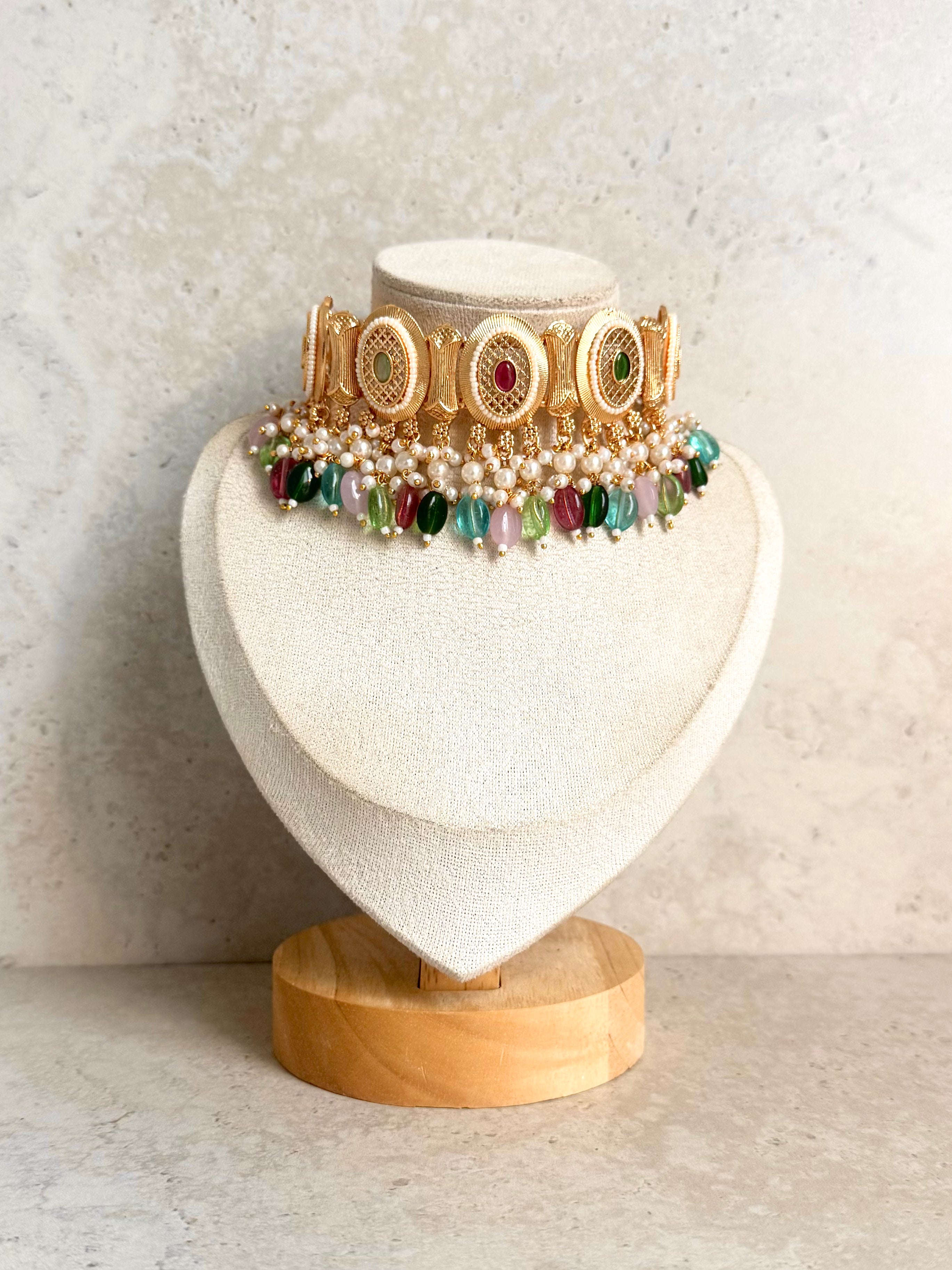 Anu Necklace Set