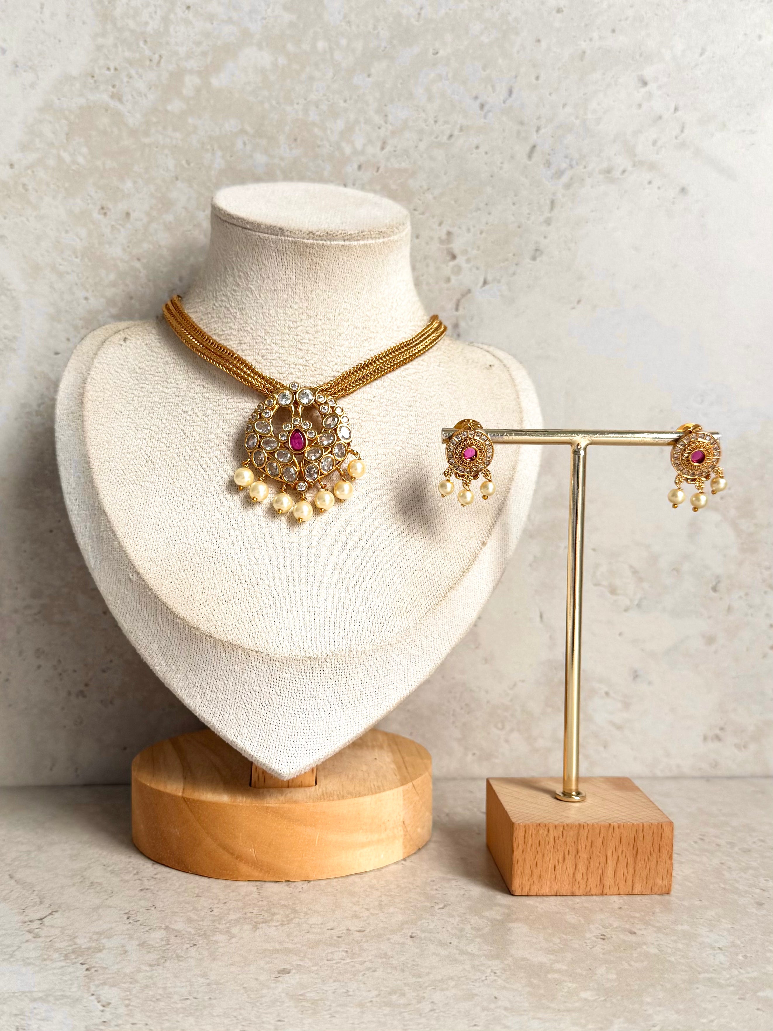 Heena Necklace Set