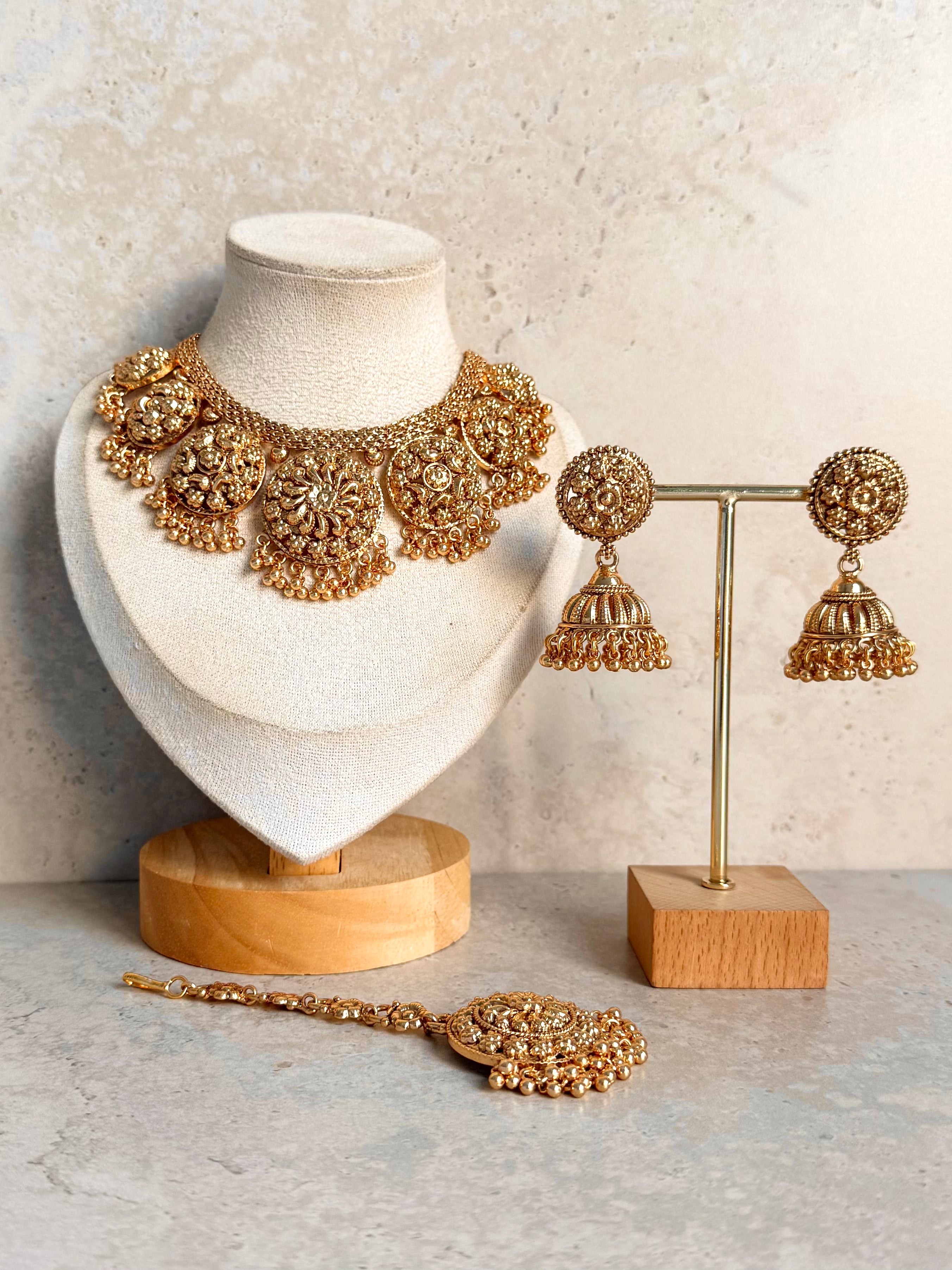 Dania Necklace Set